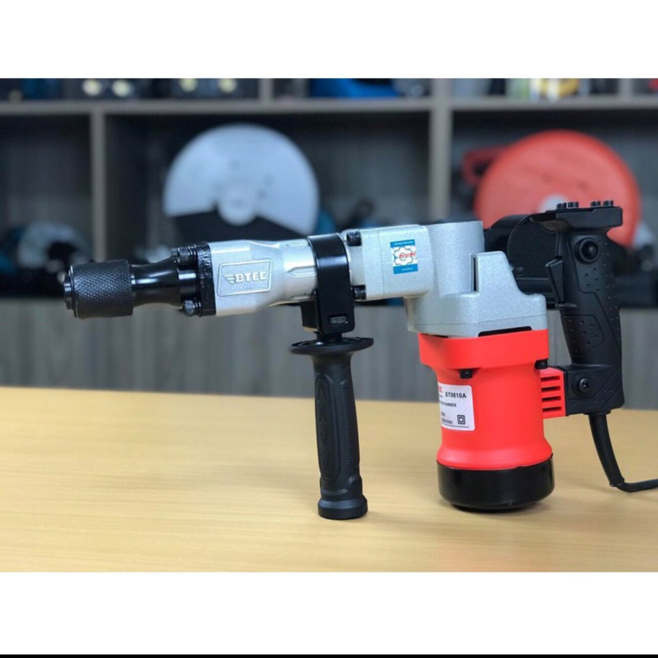 Máy Đục Bê Tông,17 Ly Btec 0810A, Công Suất 1300W
