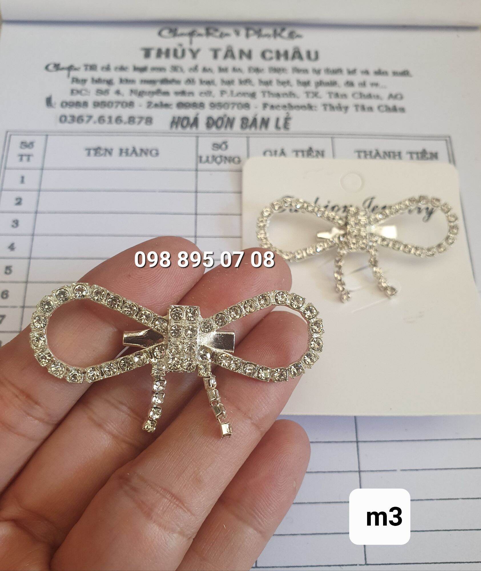 NƠ ĐÁ CÀI ÁO