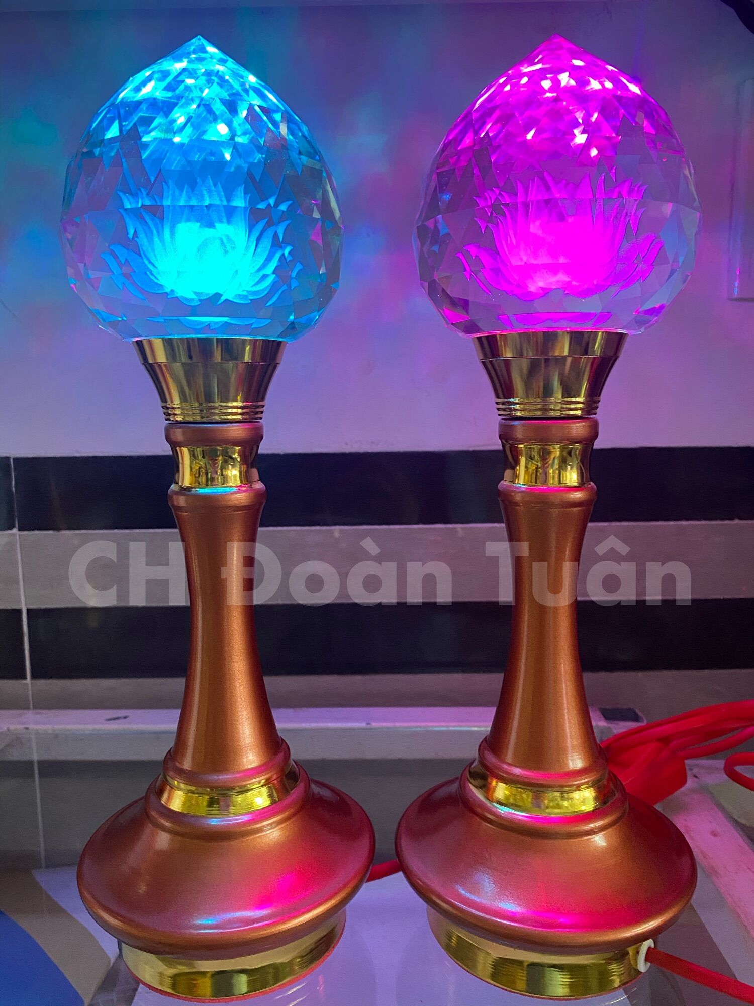 ĐÈN THỜ PHA LÊ TRÁI ĐÀO & QUẢ CẦU PHA LÊ ( MỘT CẶP)