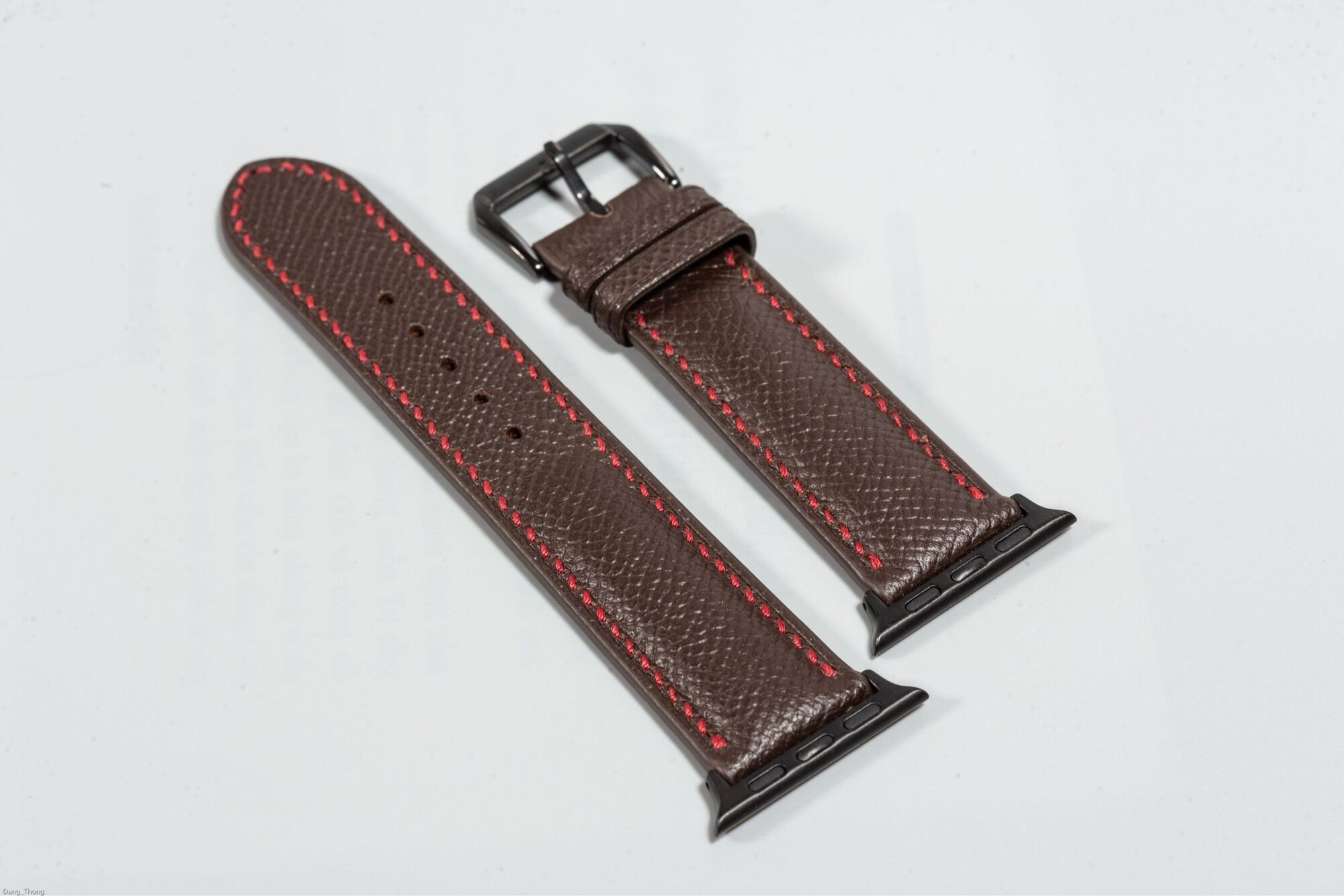 Dây đồng hồ chốt lò xo da bò epsom handmade màu nâu chỉ đỏ