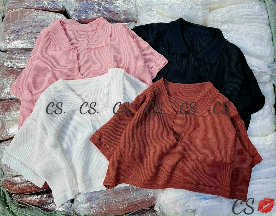 Áo Croptop Cổ Bẻ Khoét Bự