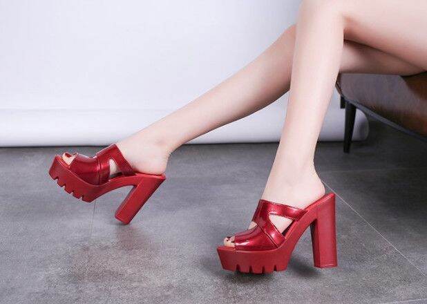Dép cao gót đế thô khuyết eo đỏ