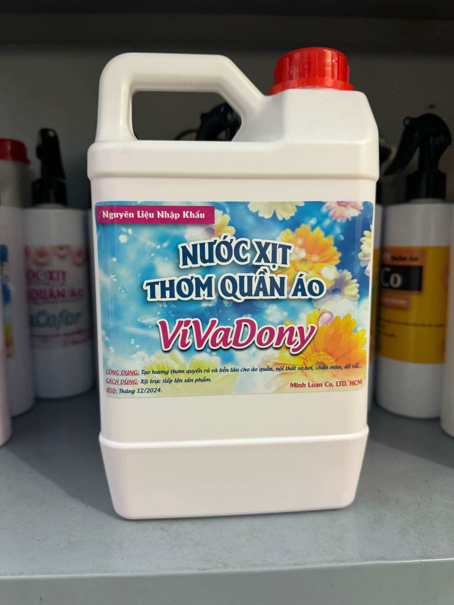 2lit nước xịt thơm quần áo dow.ny