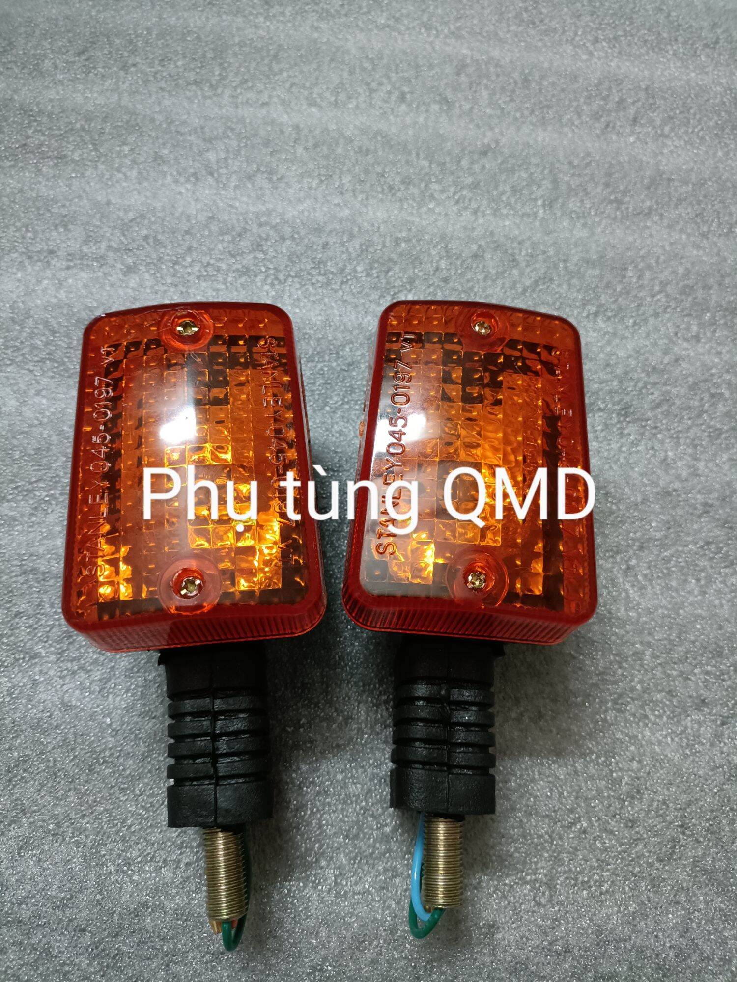 High-End Rear Turn Signals for Cup 82 - 84 Cars