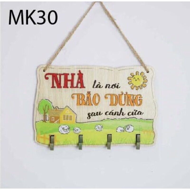 Tranh gỗ Bảng gỗ có móc treo chìa khoá Nhà là nơi bão dừng sau cánh cửa