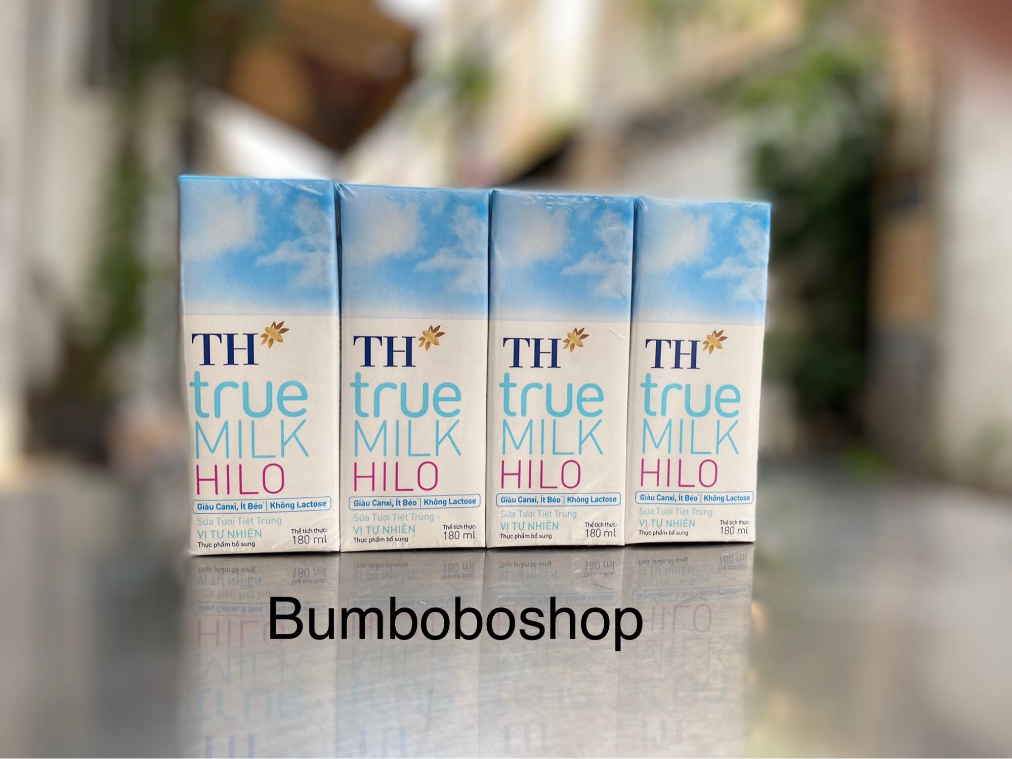 Lốc sữa Hilo tách béo của TH TRUE MILK (180/hộp)