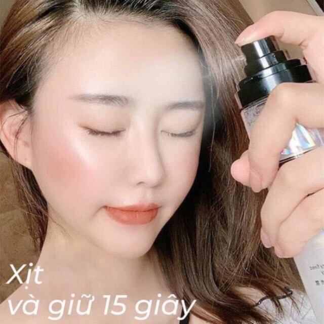 Xịt khóa nền có nhũ giữ lớp trang điểm