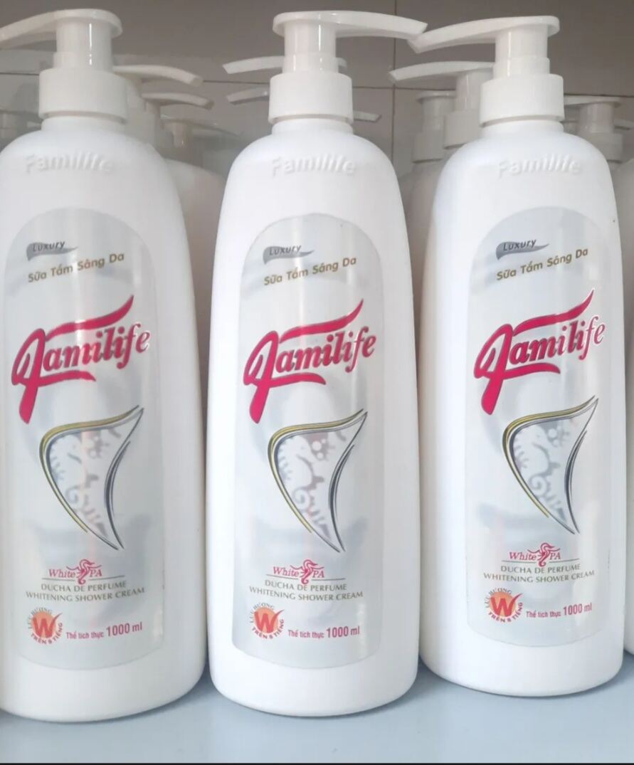 Sữa Tắm Cá Ngựa Familife 1000ml