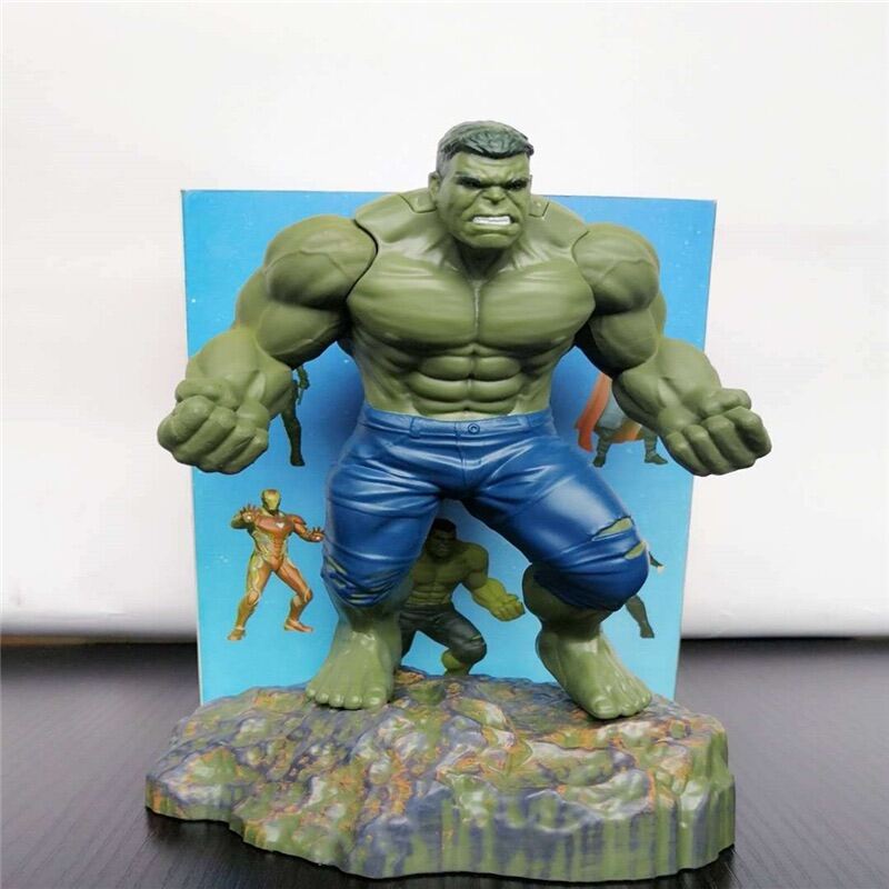 Mô hình Hulk dũng mãnh