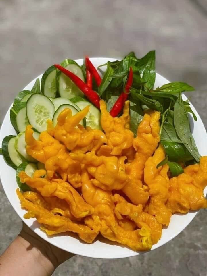 Chân gà rút xương u muối khay 500gr