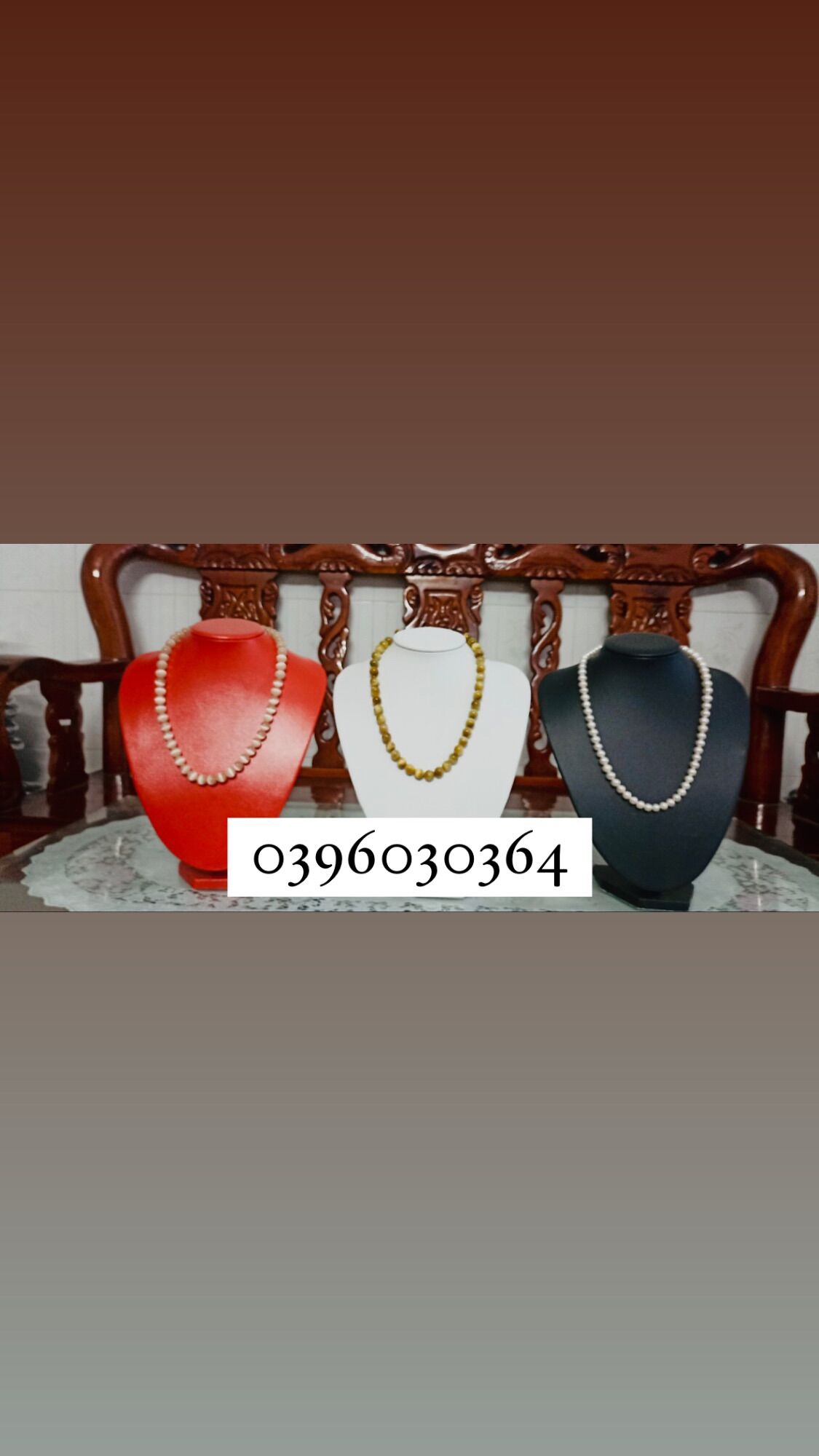 Tượng manocanh DA trưng bày trang sức vòng cổ, dây chuyền,...