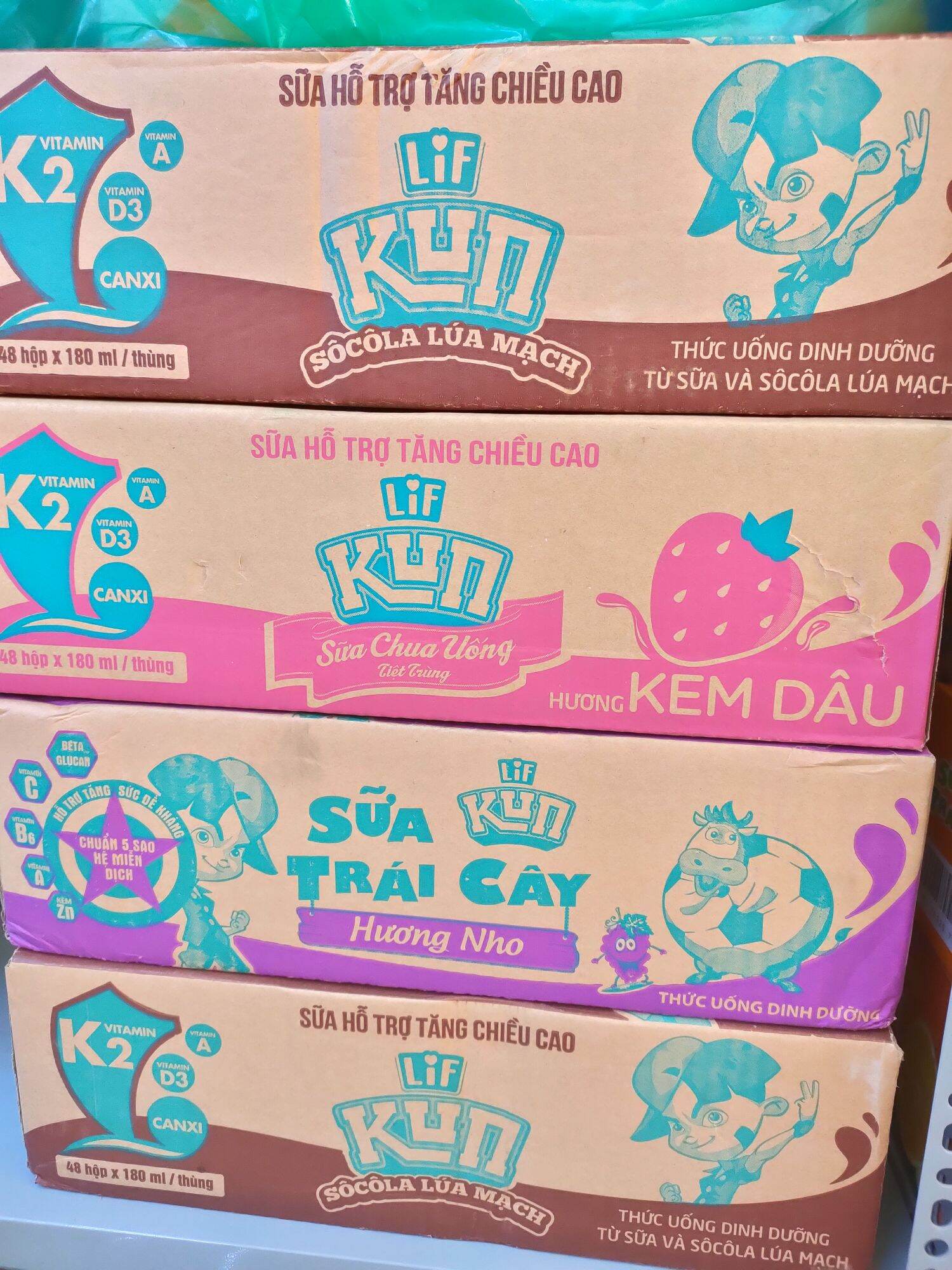 Thùng sữa KUN mix vị 180ml (48 hộp x 180ml)