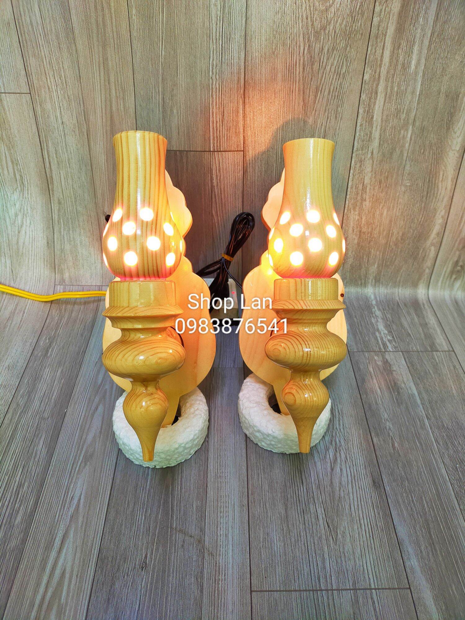 Đèn gỗ thông ốp tường 22cm kèm bóng đèn