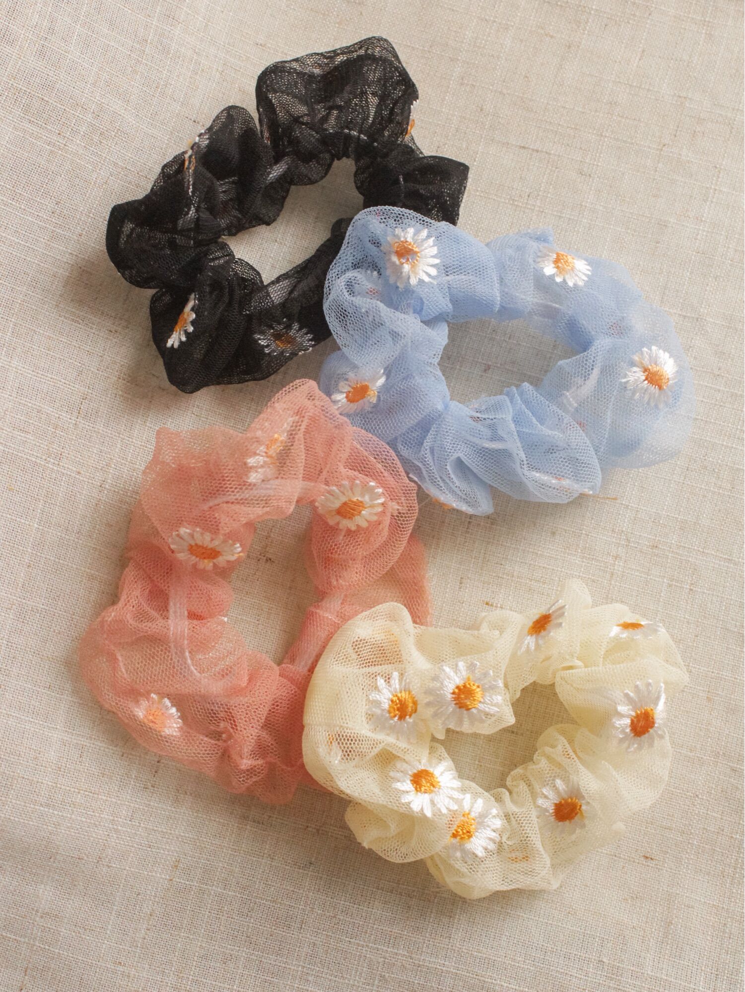 Daisy Scrunchy - Thun Cột Tóc Scrunchy Daisy Storyofadreamer