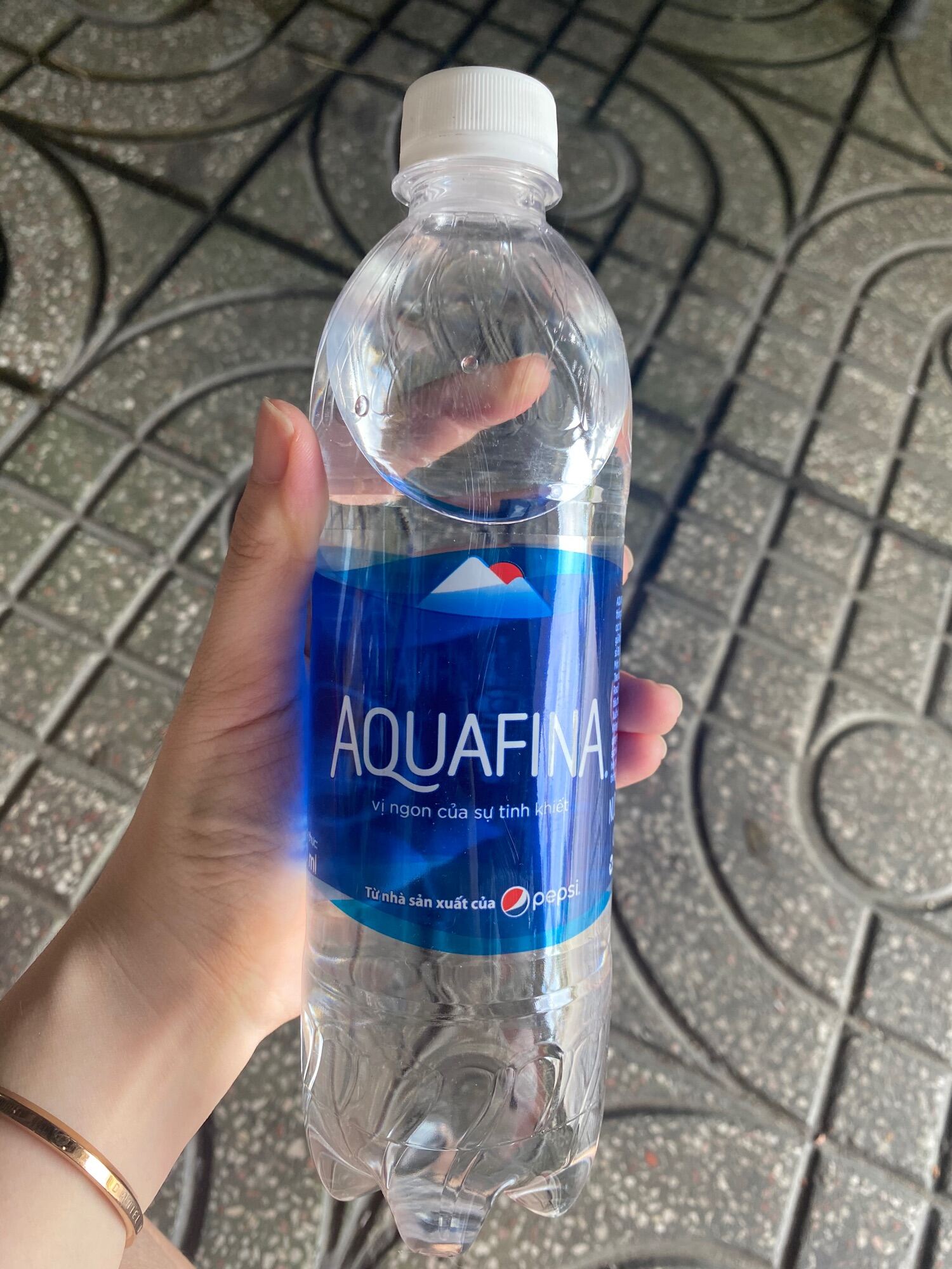 Nước suối Aquafina 500ml 5 chai thumbnail