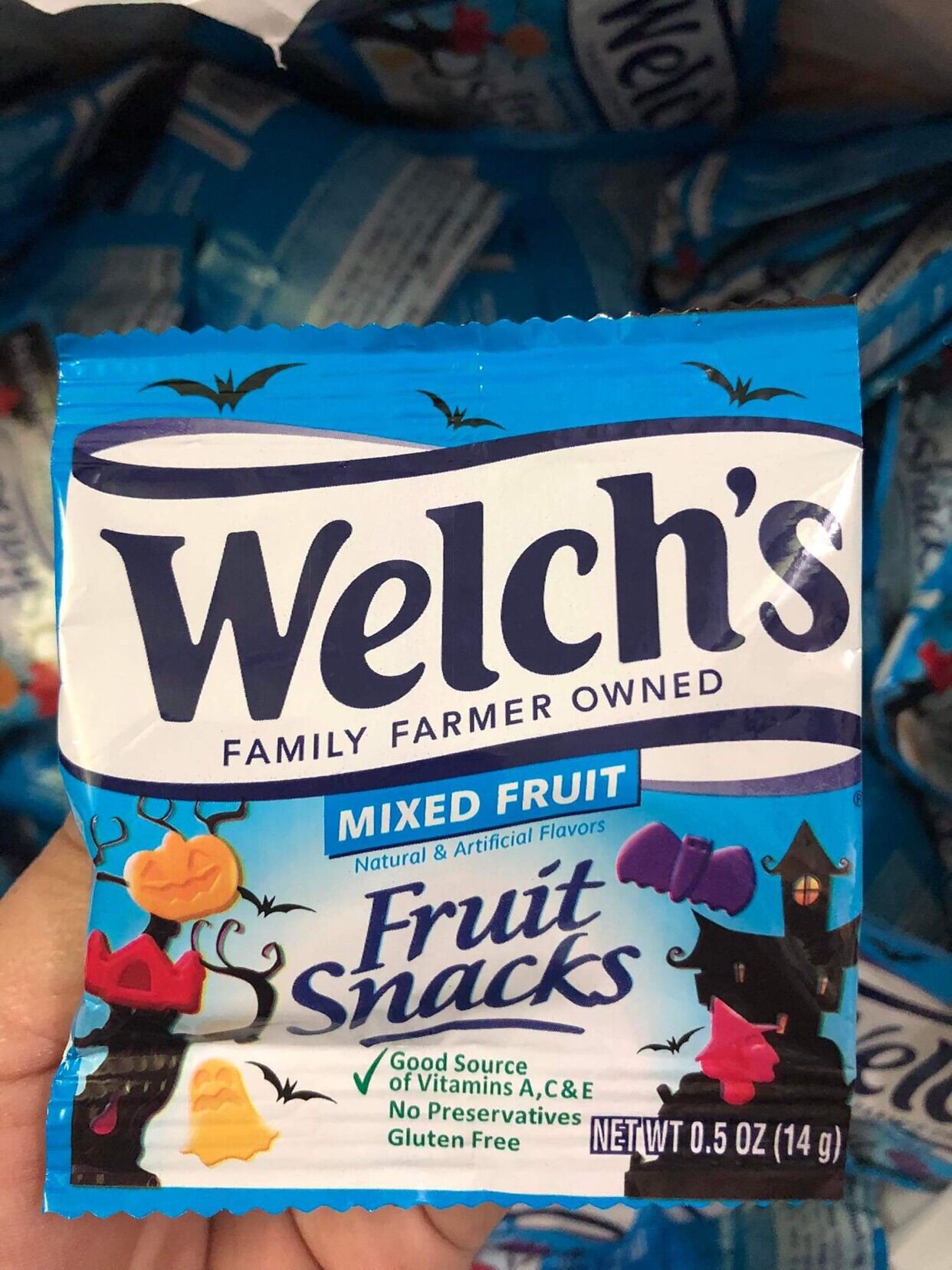 Kẹo dẻo vị trái cây Welch’S Fruit Snacks  - Mỹ ( Mẫu HALLOWEEN Giá bán Combo)