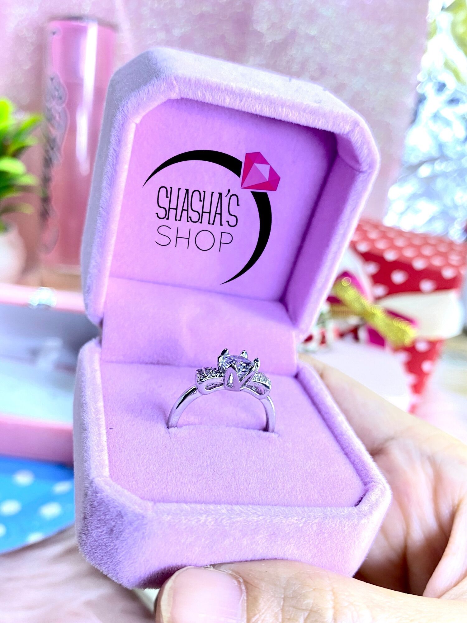 Nhẫn cao cấp đính đá chíu sáng dể thương