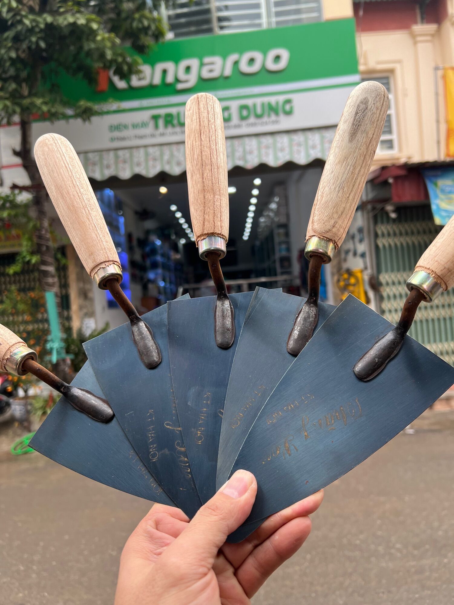 Bây thăng long đen sịn