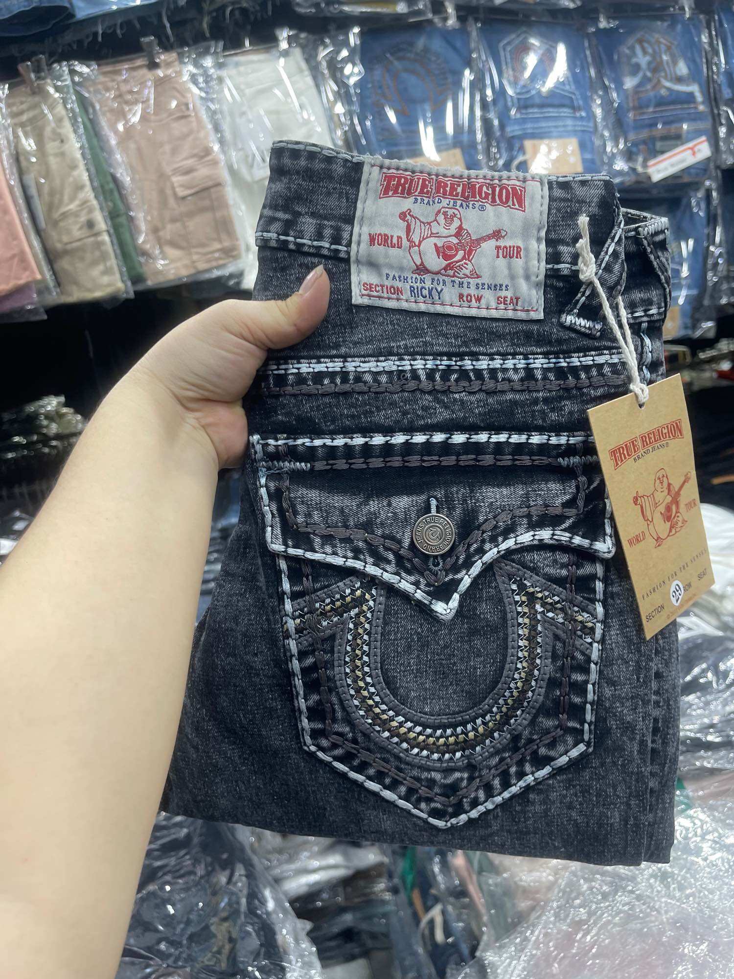 Quần jeans nam nắp túi chỉ nổi