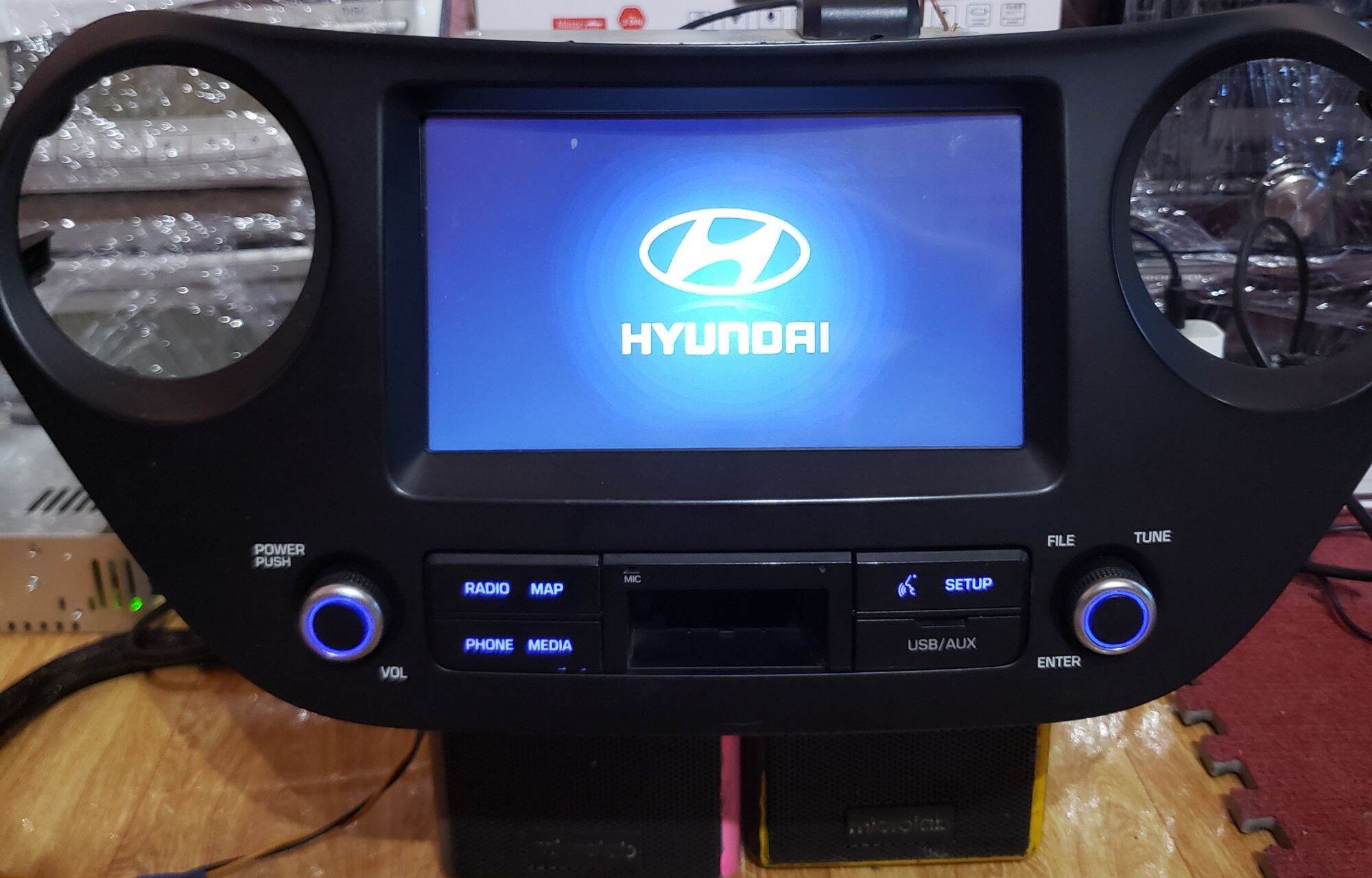 Màn cảm ứng liền Taplo amply xe Hyundai i10. tính năng Androi Carplay. Androi Auto. giành cho xe i10 đời năm