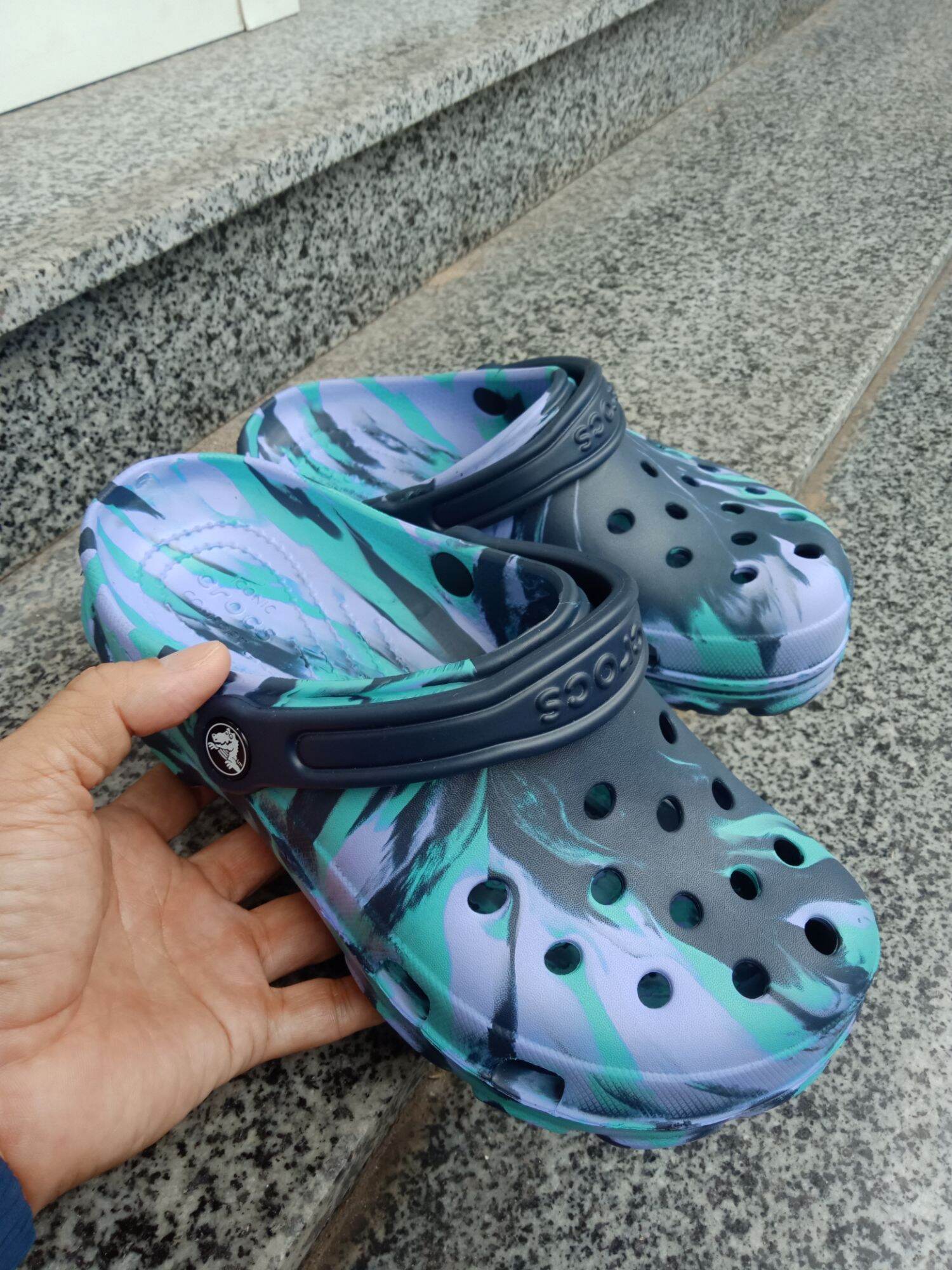 Sục crocs clacssic galaxy loang chính hãng, Crocs Ninh