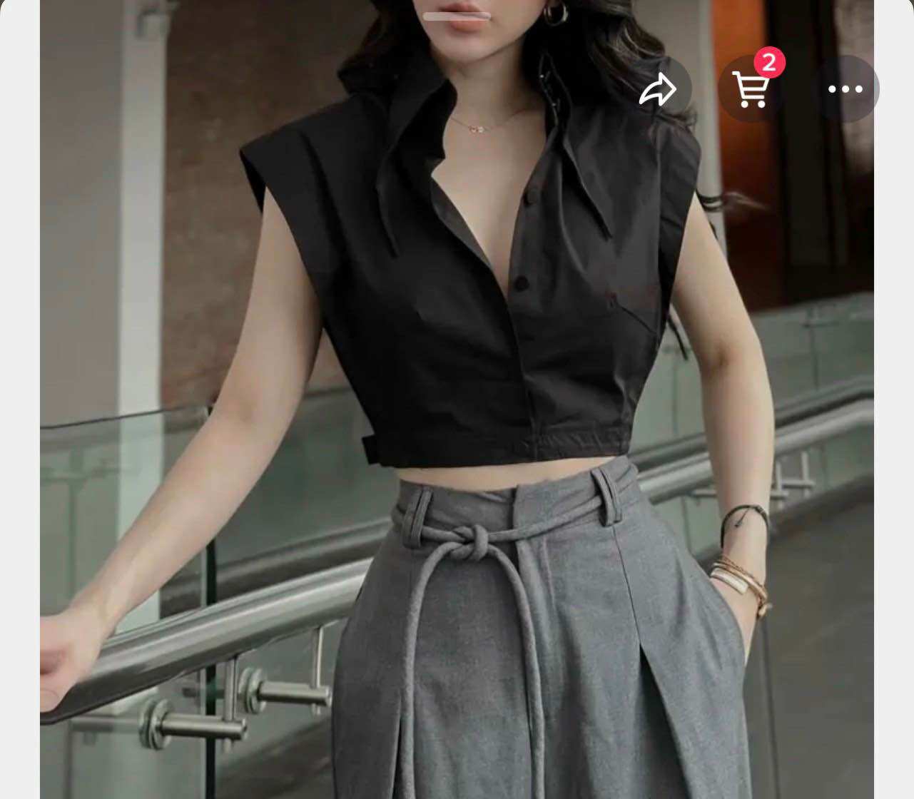 Áo croptop sơ mi sát nách vuông
