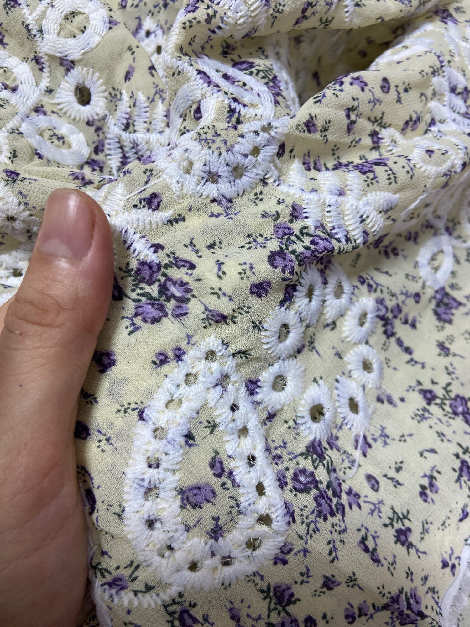 1m7 vải von thêu hoa sang chất khổ 1m4