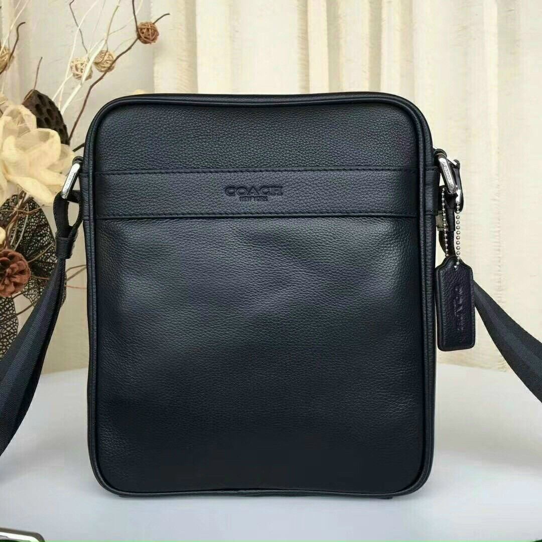 Túi Coach nam đeo chéo xịn xò