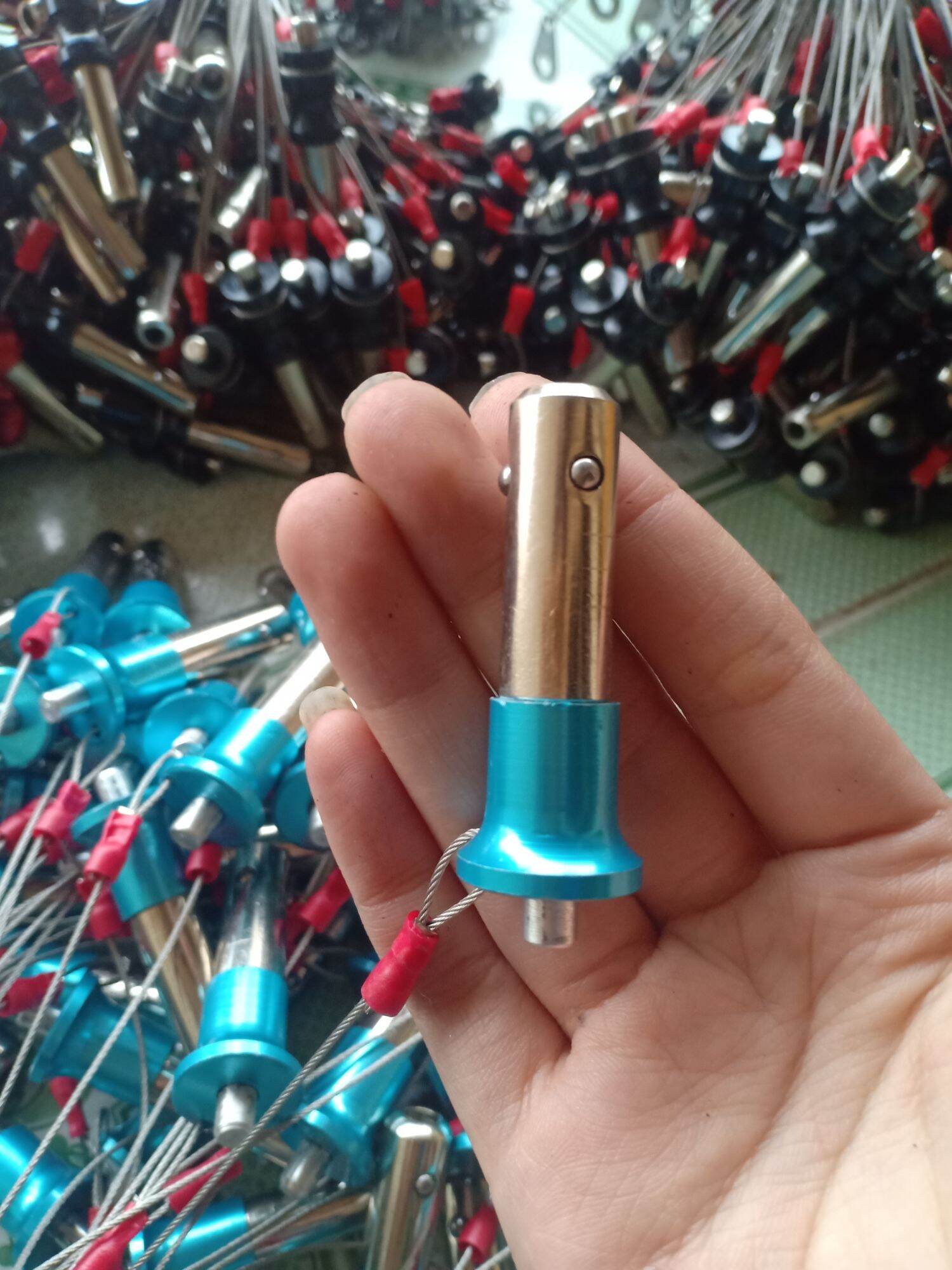 CHỐT LOA 12LI MÀU ĐEN , MÀU XANH