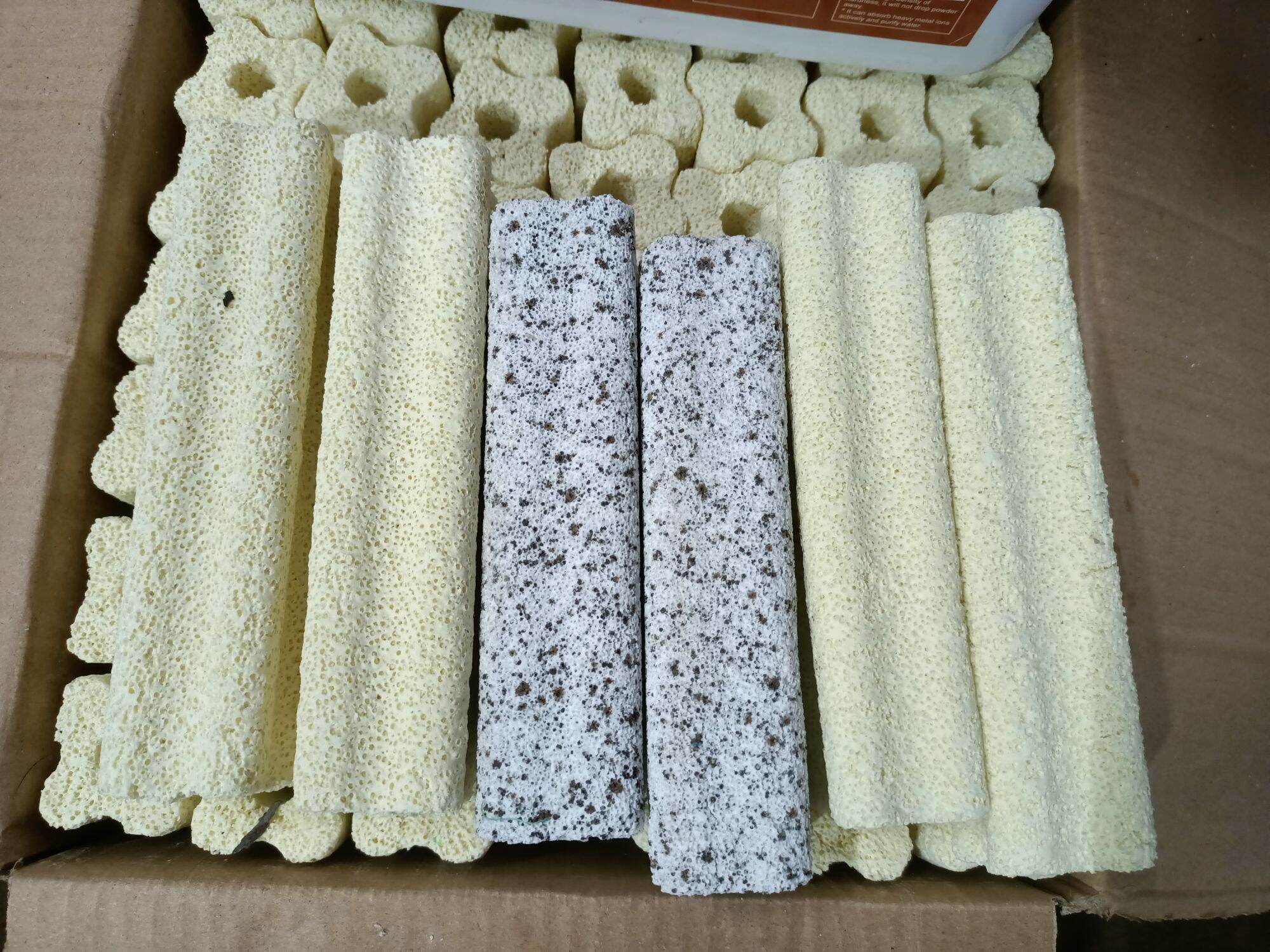 SỨ LỌC NƯỚC , SỨ THANH LỌC NƯỚC CHO HỒ CÁ ( 16 x 4 x 4cm)