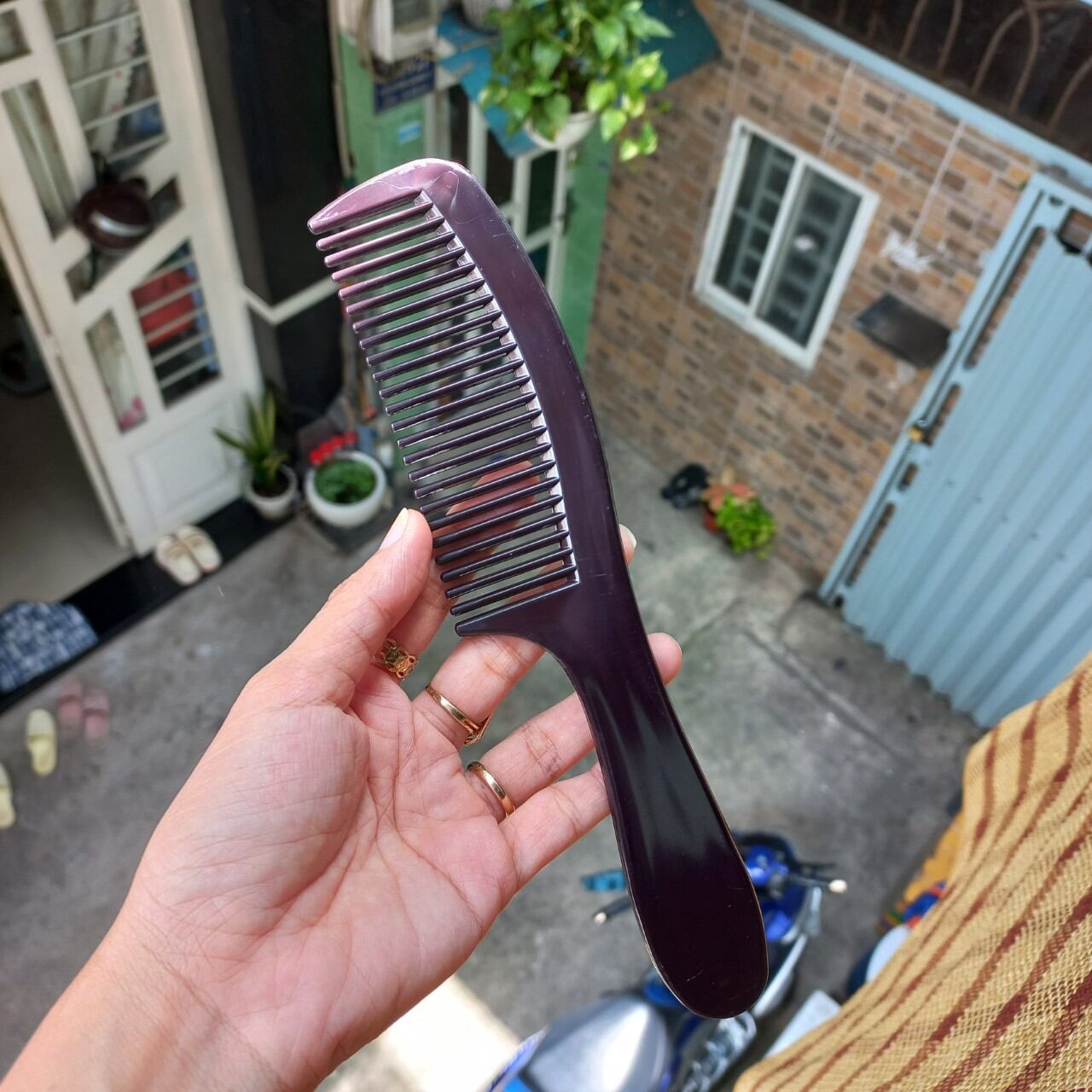 Lược chải tóc nhựa cứng cán nâu đen (21.5cm)