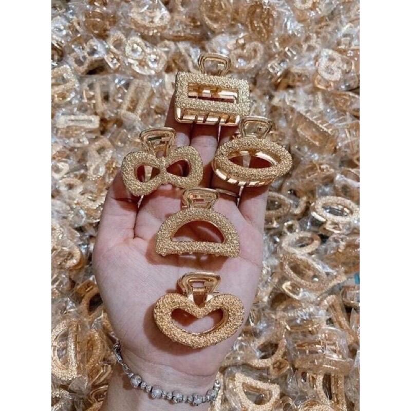Set 2 kẹp tóc Hàn Quốc màu vàng sang trọng
