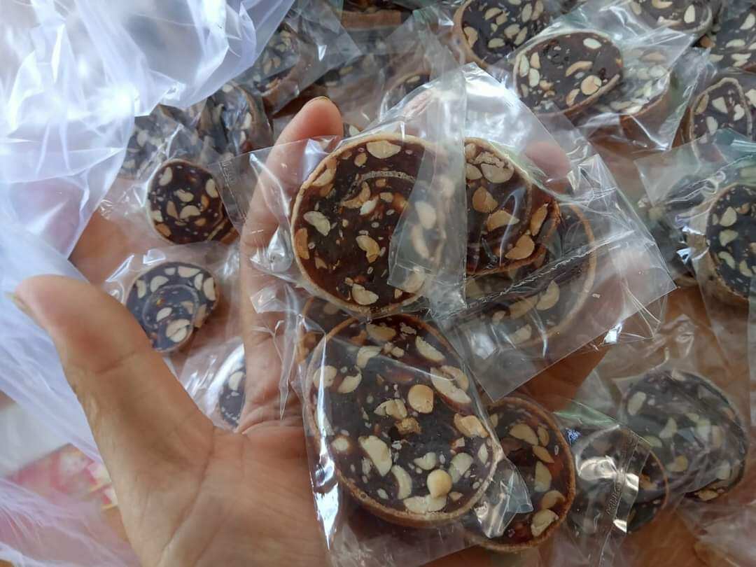 KẸO CHUỐI CUỘN đậu phộng-500g/1Kg