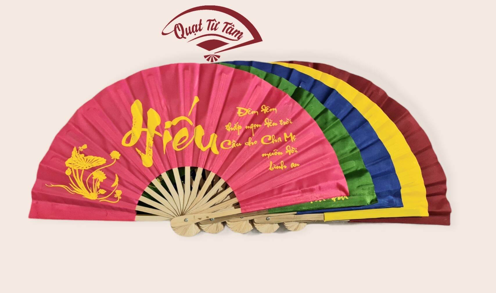 Quạt xếp vải lụa thư pháp cầm tay dùng để quạt mát (được chọn màu, giao chữ ngẫu nhiên)