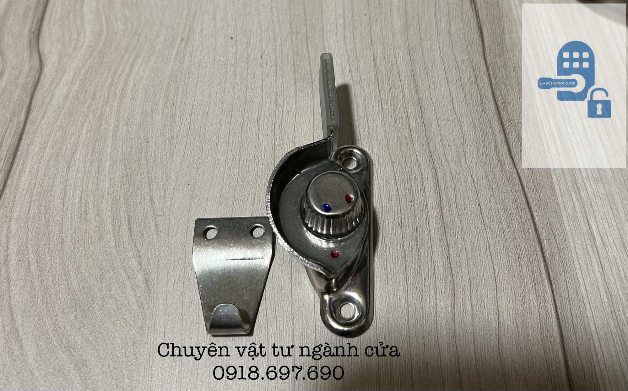 Khóa sò vặn xanh đỏ cửa sổ lùa chất liệu inox
