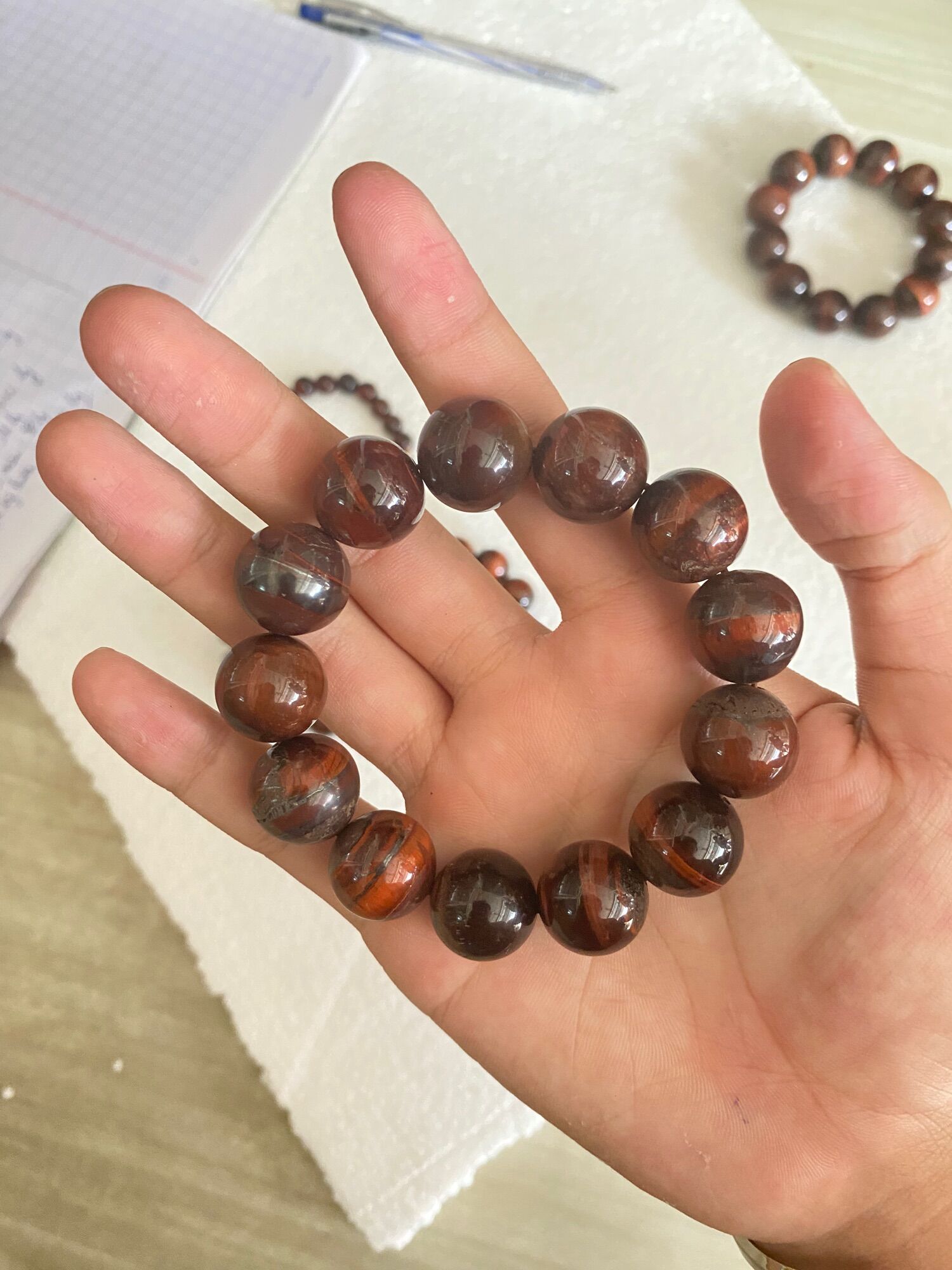 Vòng tay chuỗi đá mắt hổ đỏ