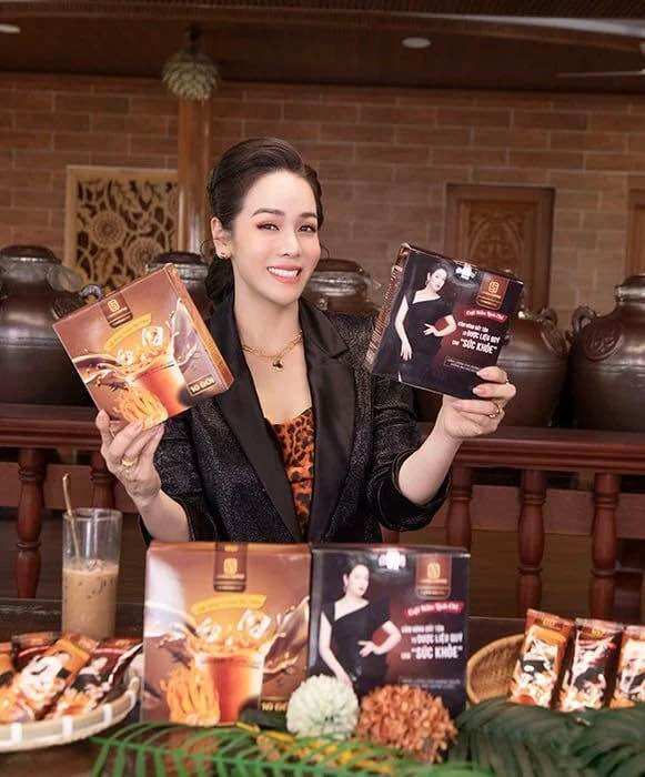 Cafe Laura  ( nhật kim anh )