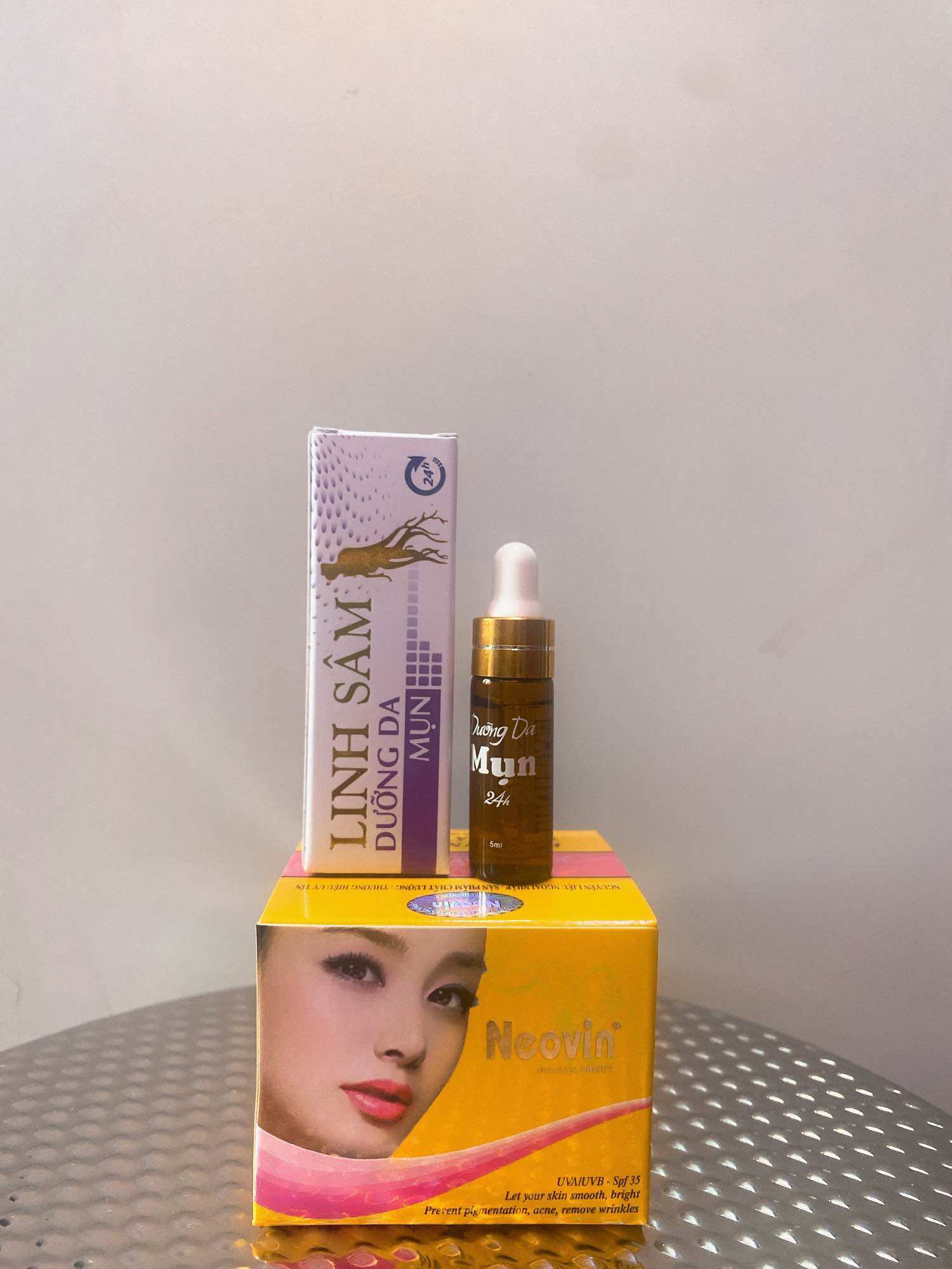 Combo 1 hủ mụn neovin 10g và 1 chấm mụn linh sâm
