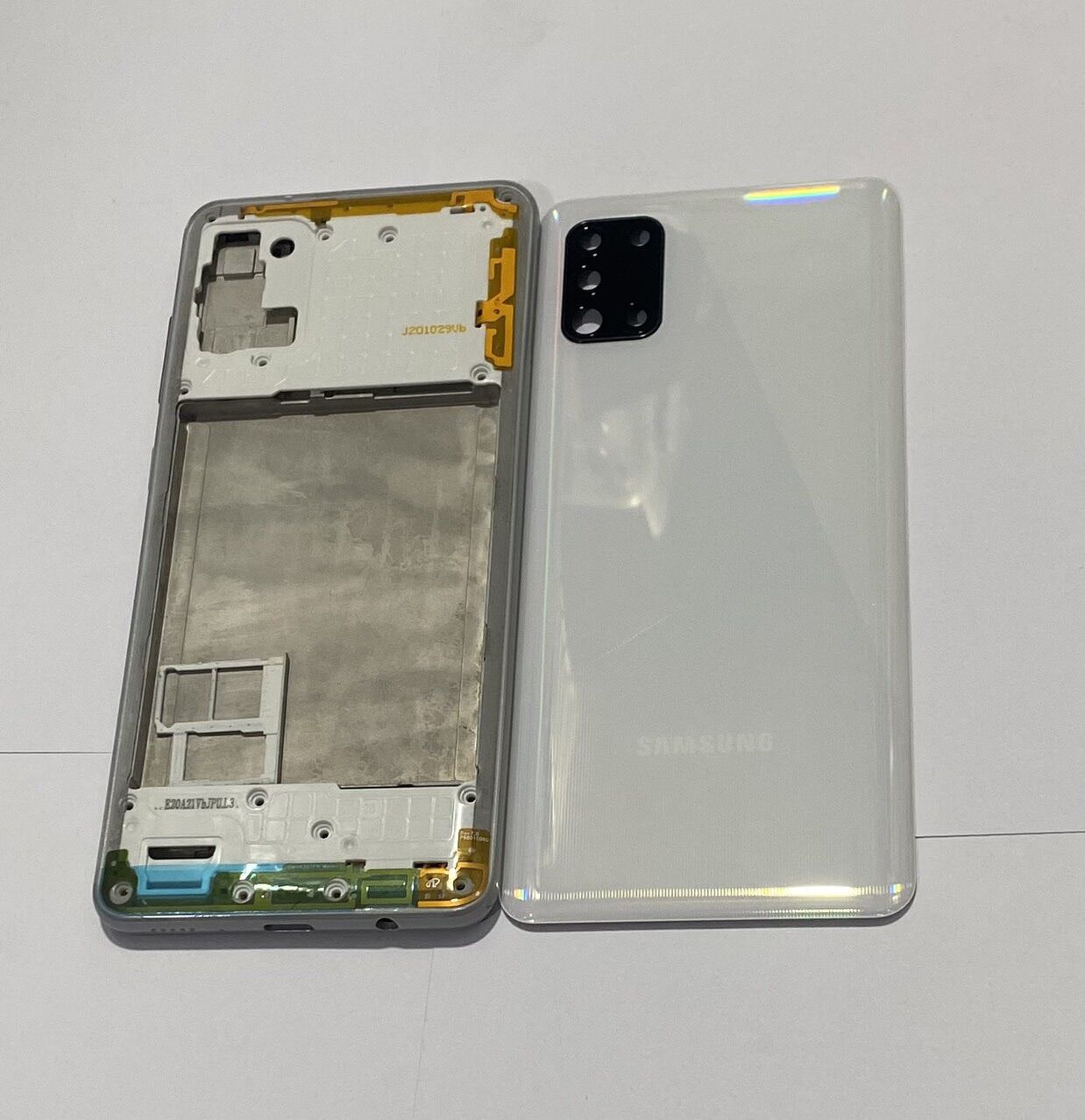 Vỏ thay thế điện thoại sam sung A31 có luôn khay sim và kính camera sau