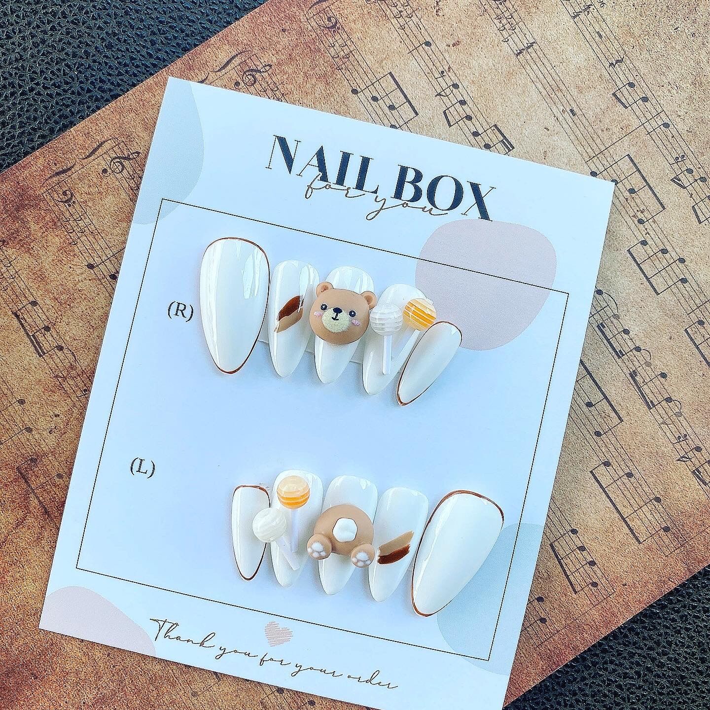 Nailbox thiết kế kèm keo và dũa