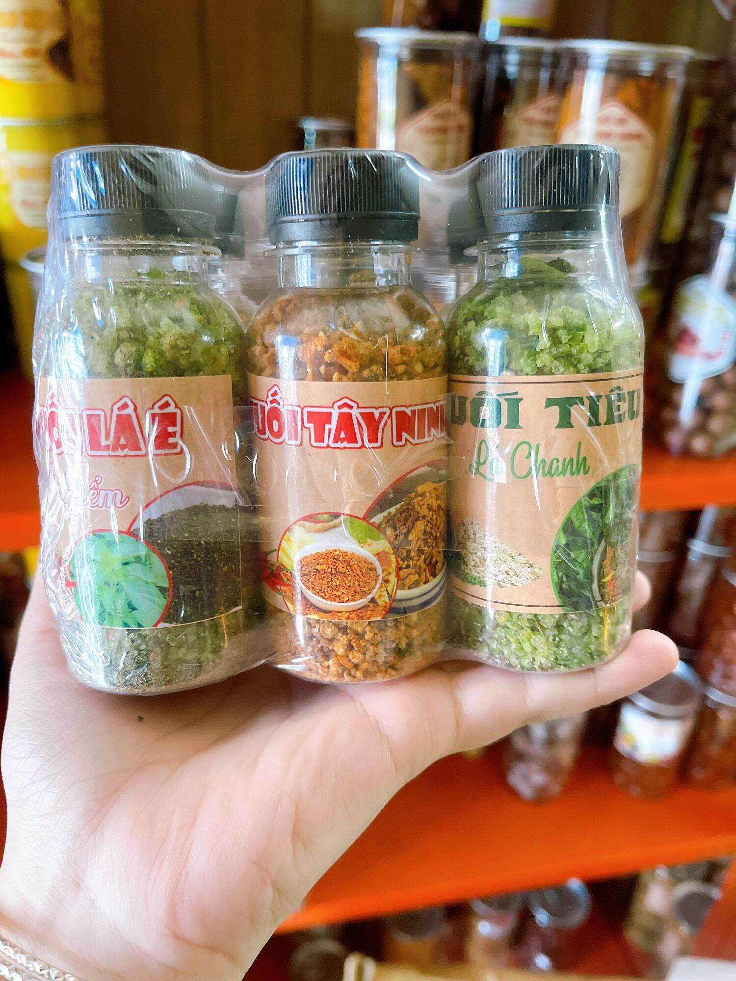 Set muối ớt khô Lục Vị - Combo gồm 6 chai