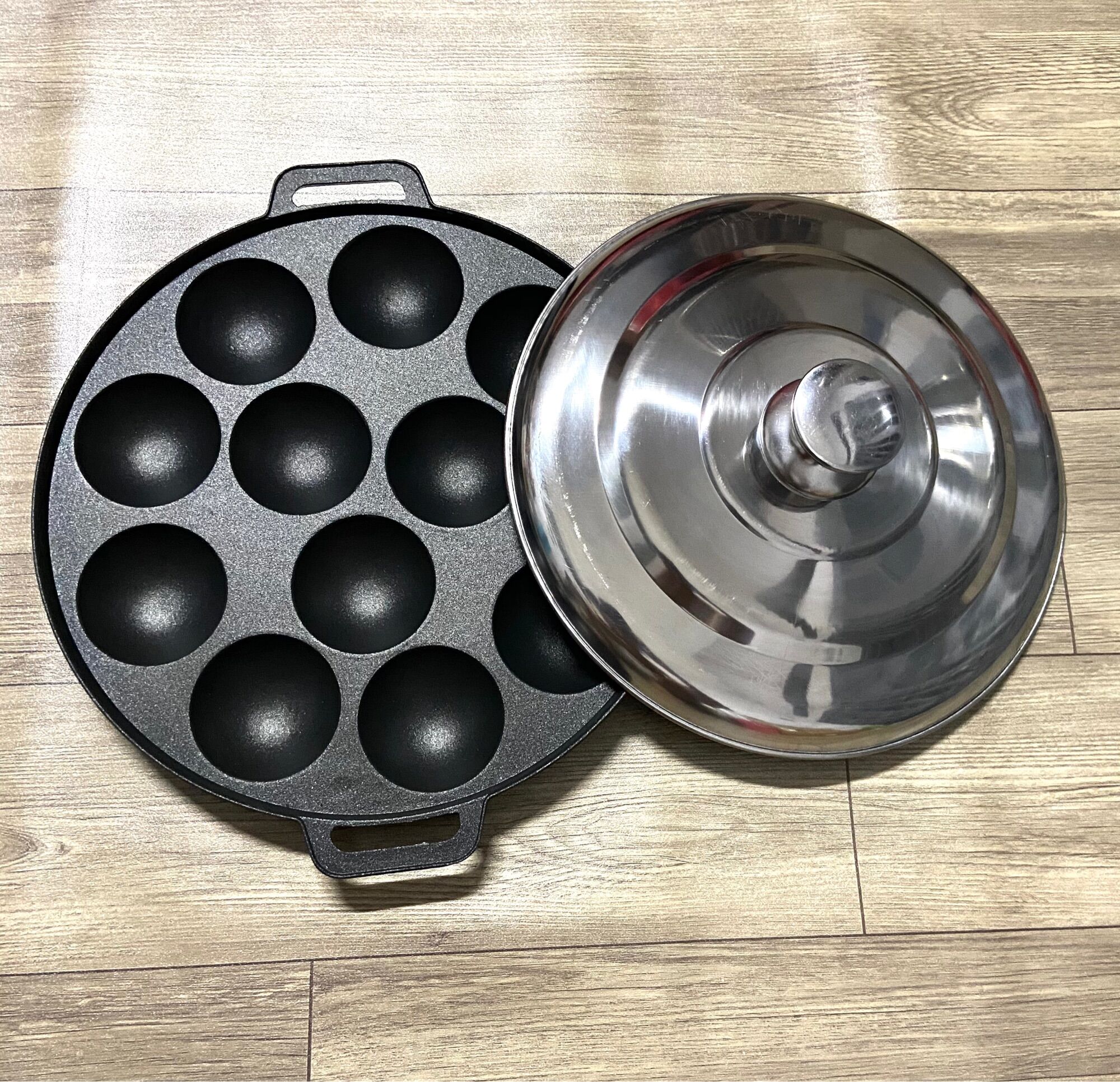 ( Loại 12 Lỗ) Khuôn Bánh Khọt Gang Chống Dính Nắp inox