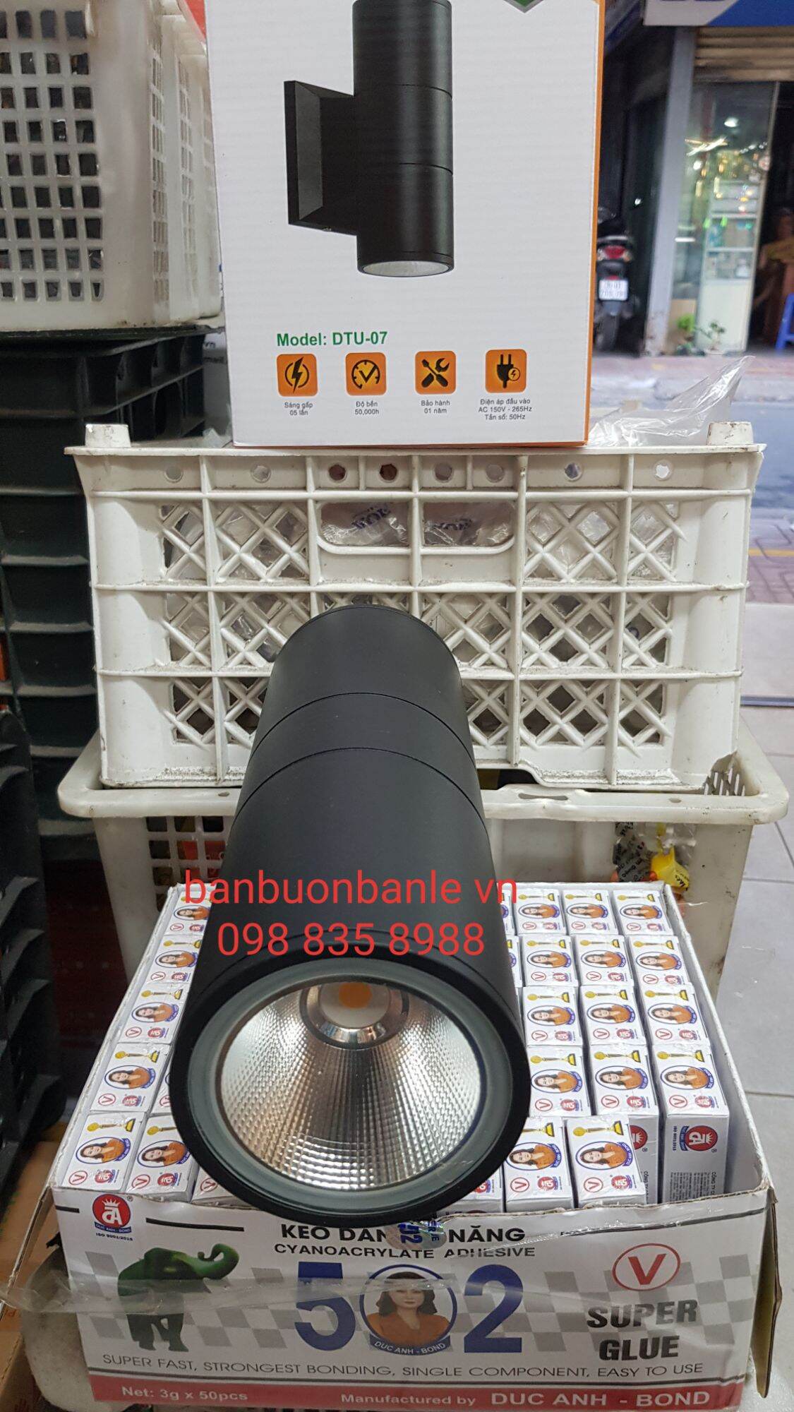 Đèn LED hắt tường  trang trí  2 đầu trụ Asia