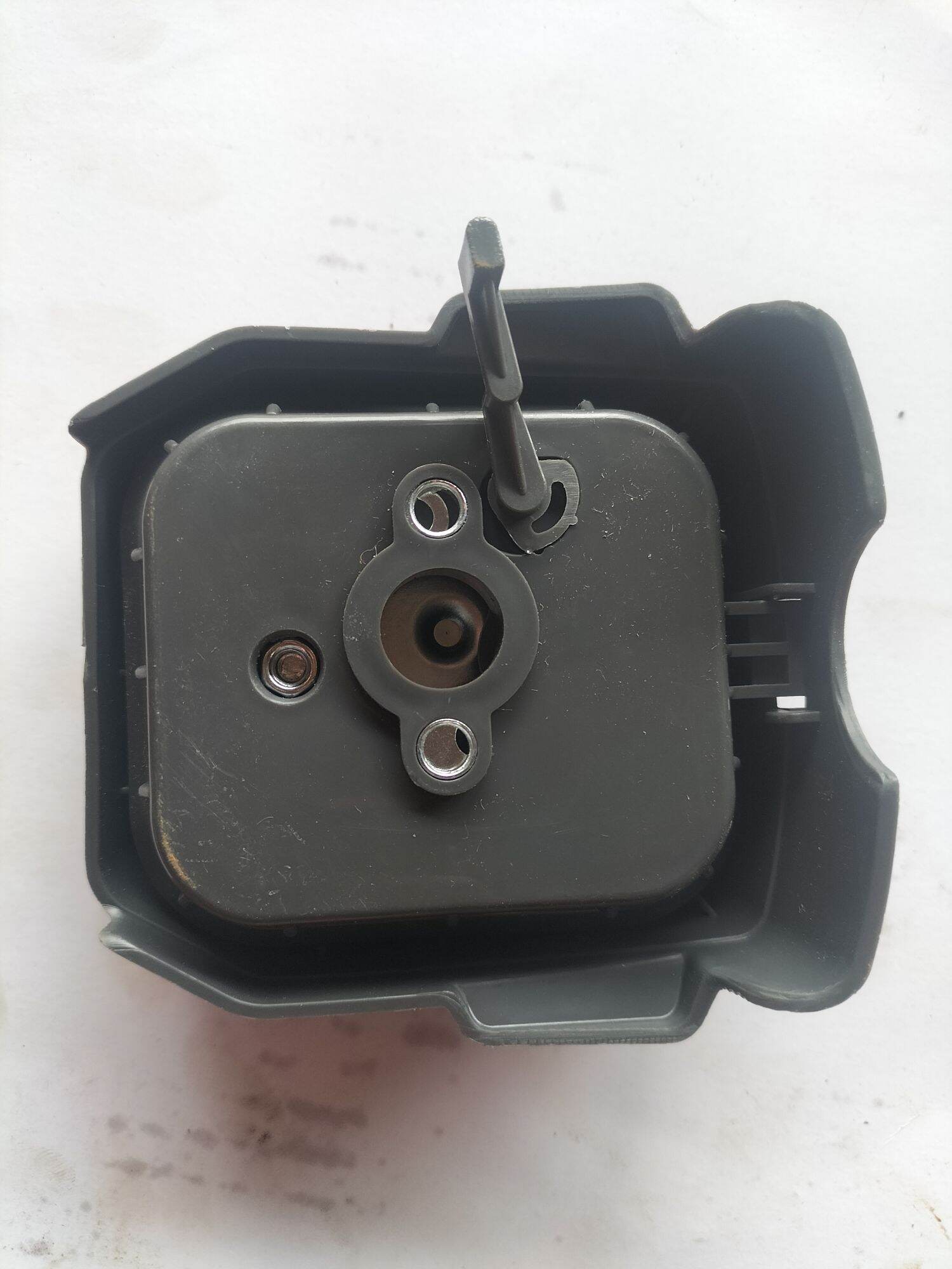 bộ nắp bô e (lọc gió) máy cắt cỏ 143