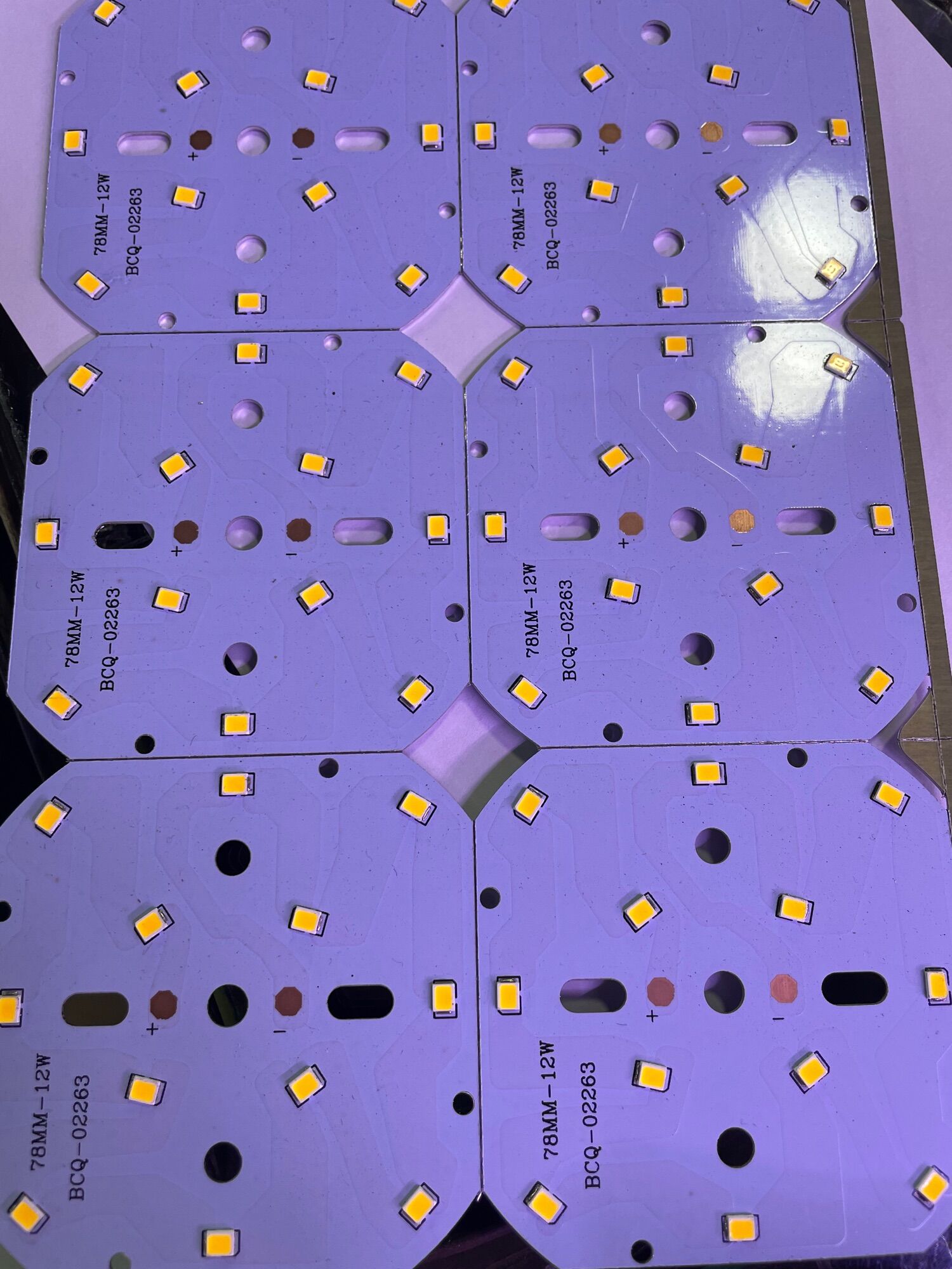 Led miếng 12W vàng dùng qua chấn lưu