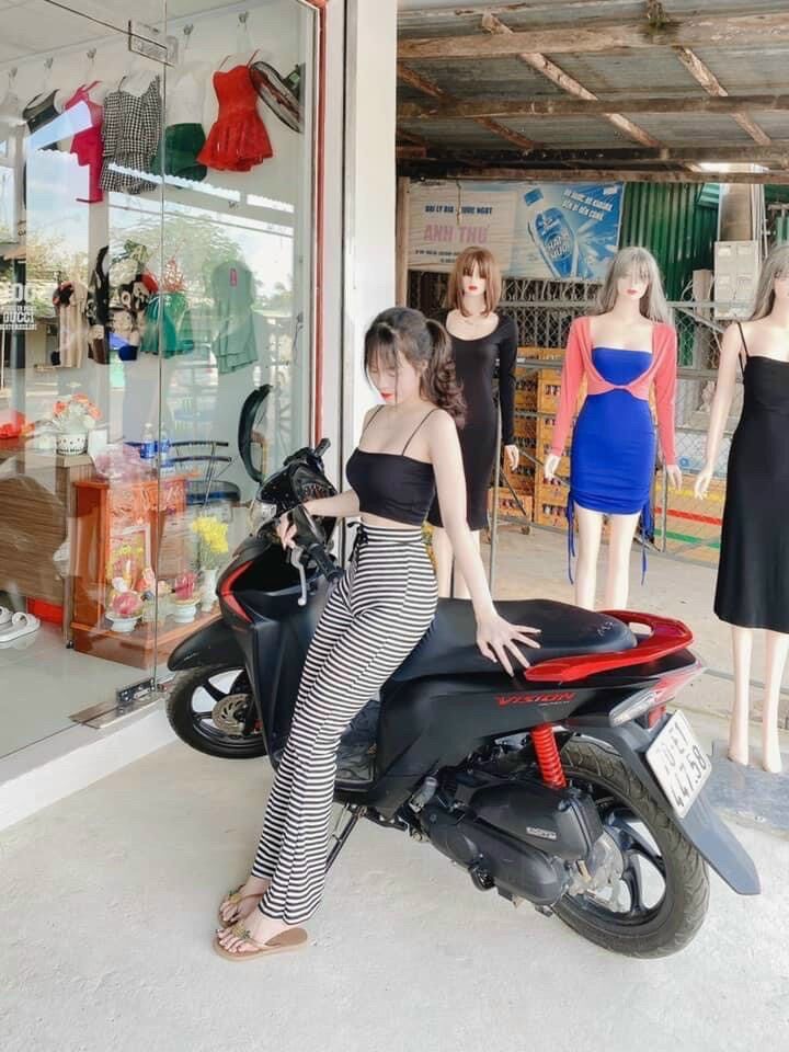 Set quần sọc ống loe + 2 dây đen