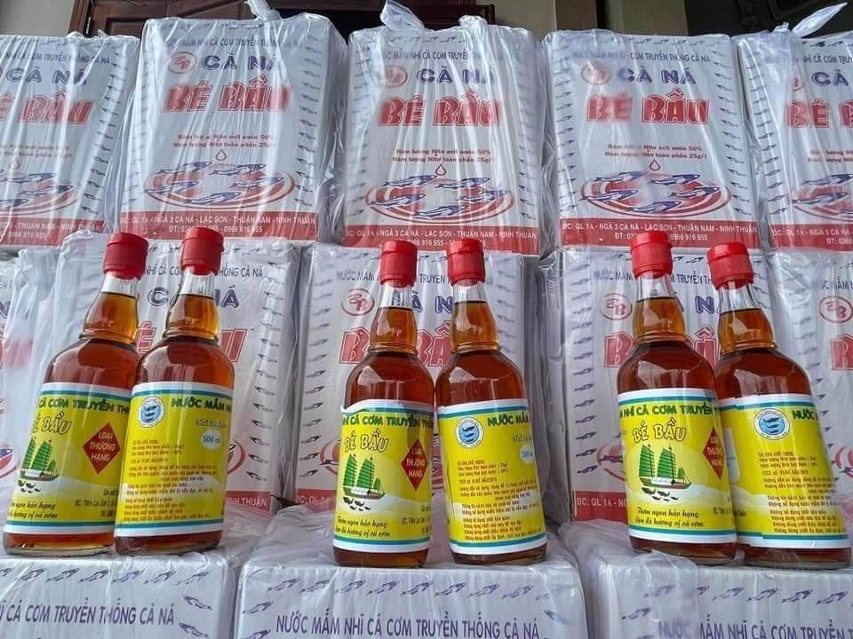 Nước mắm gia truyền thương hiệu Bé Bầu - Cà Ná. 100% làm  từ 🐟🐟🐟  biển ko chất phụ gia và phẩm màu. Phù họp để dùng ăn sống hay kho j đều đậm vì mùi cá biển.