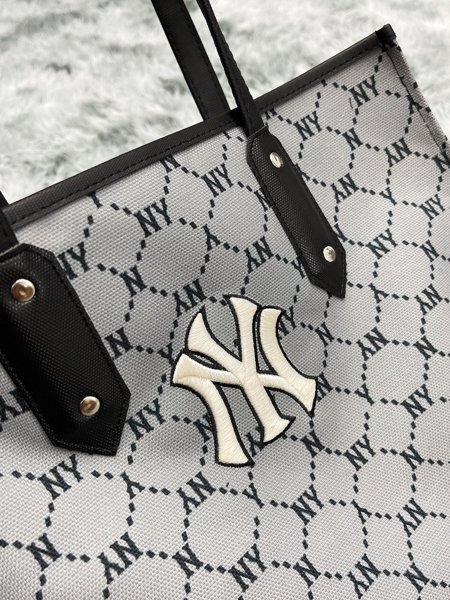 Túi MLB NY MONOGRAM TOTE BAG BLACK, YELLOW