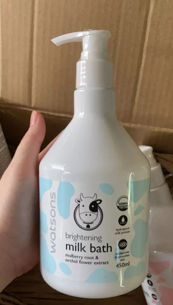 Sữa tắm Watsons Brightening Milk Bath 450ml