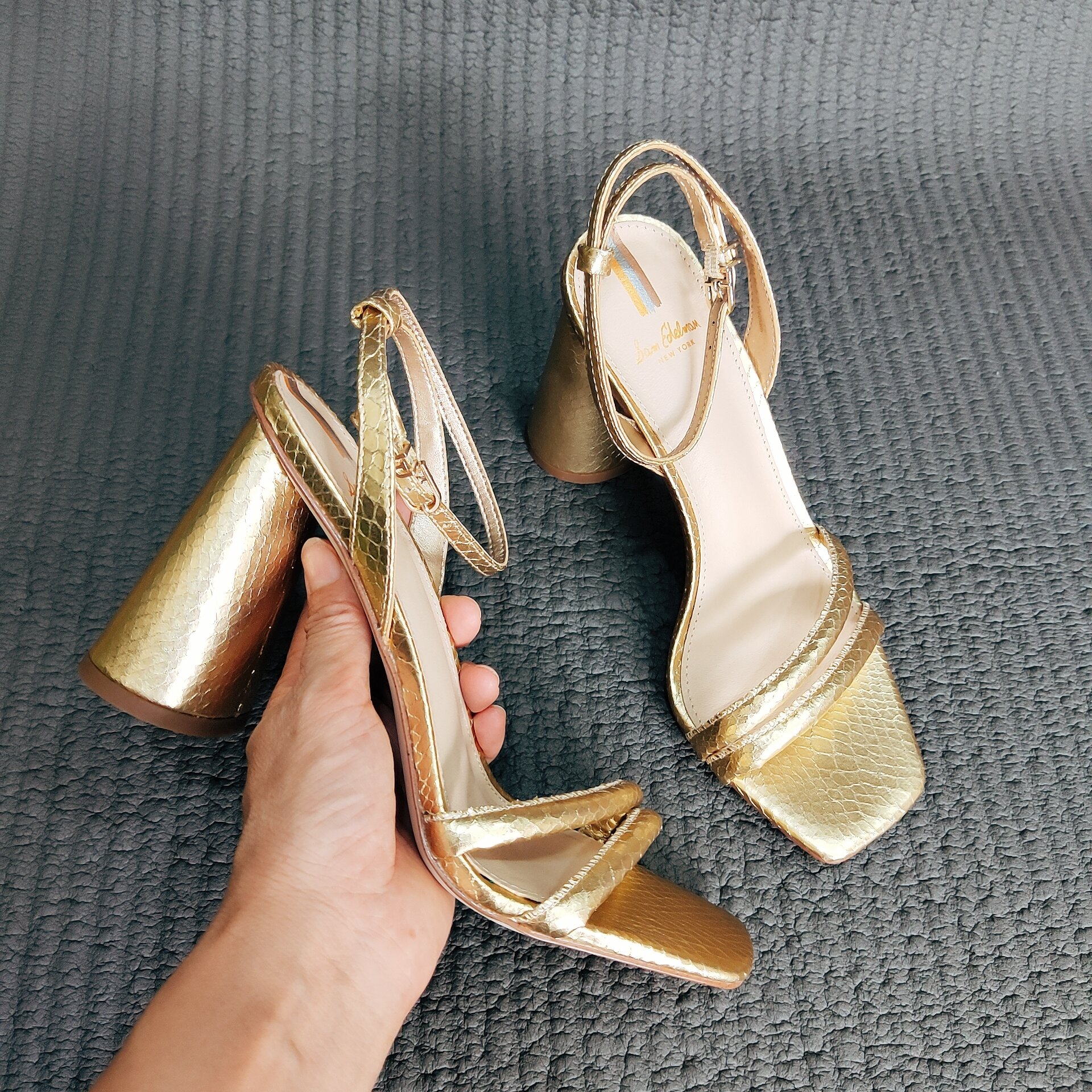 KIA BLOCK HEEL SANDAL


sam edelmam